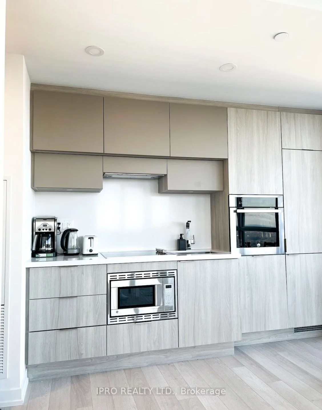 50 Dunfield Avenue 1619, Toronto C10, On M4s 3a4