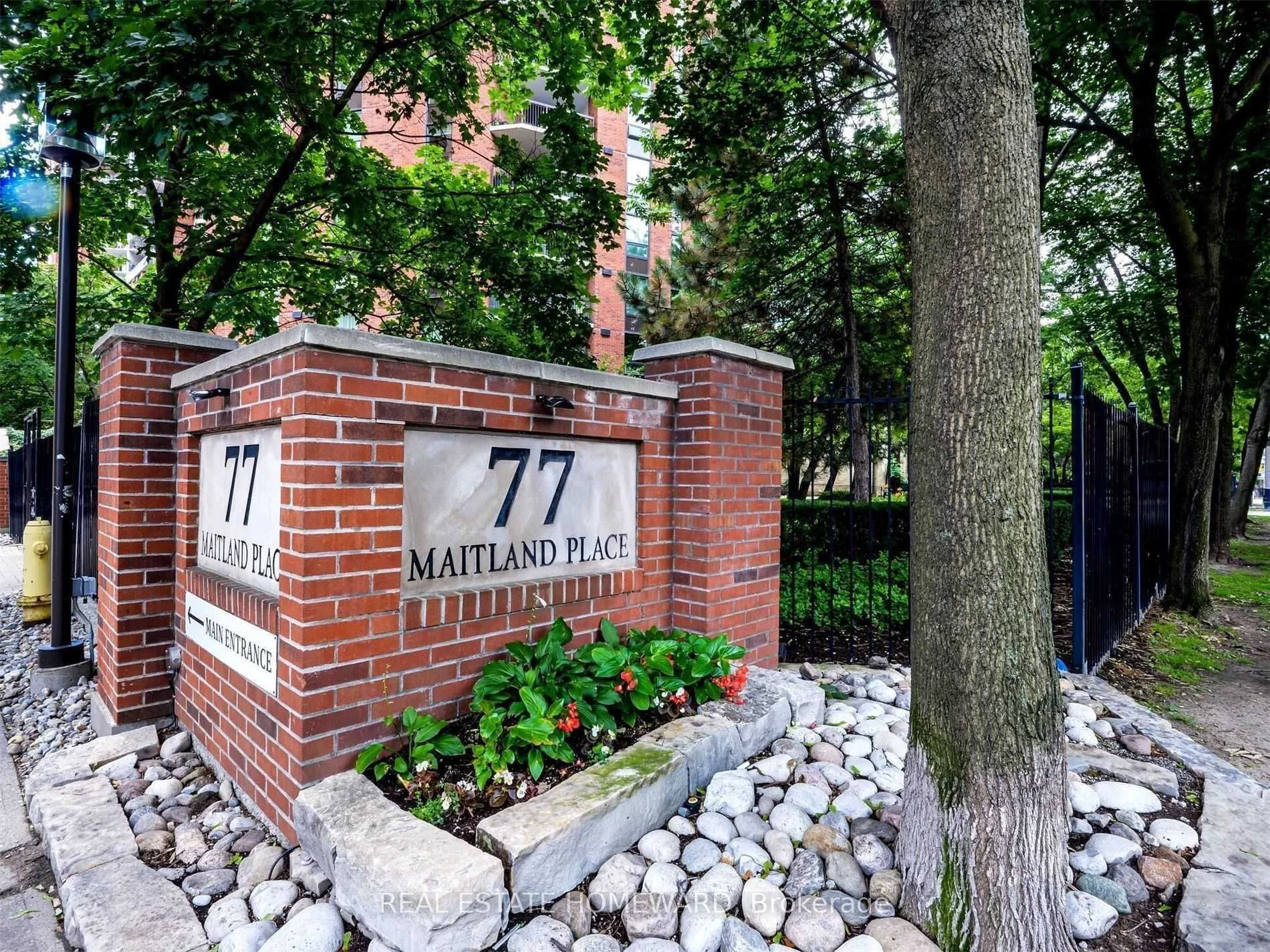 77 Maitland Place 102, Toronto C08, On M4y 2v6