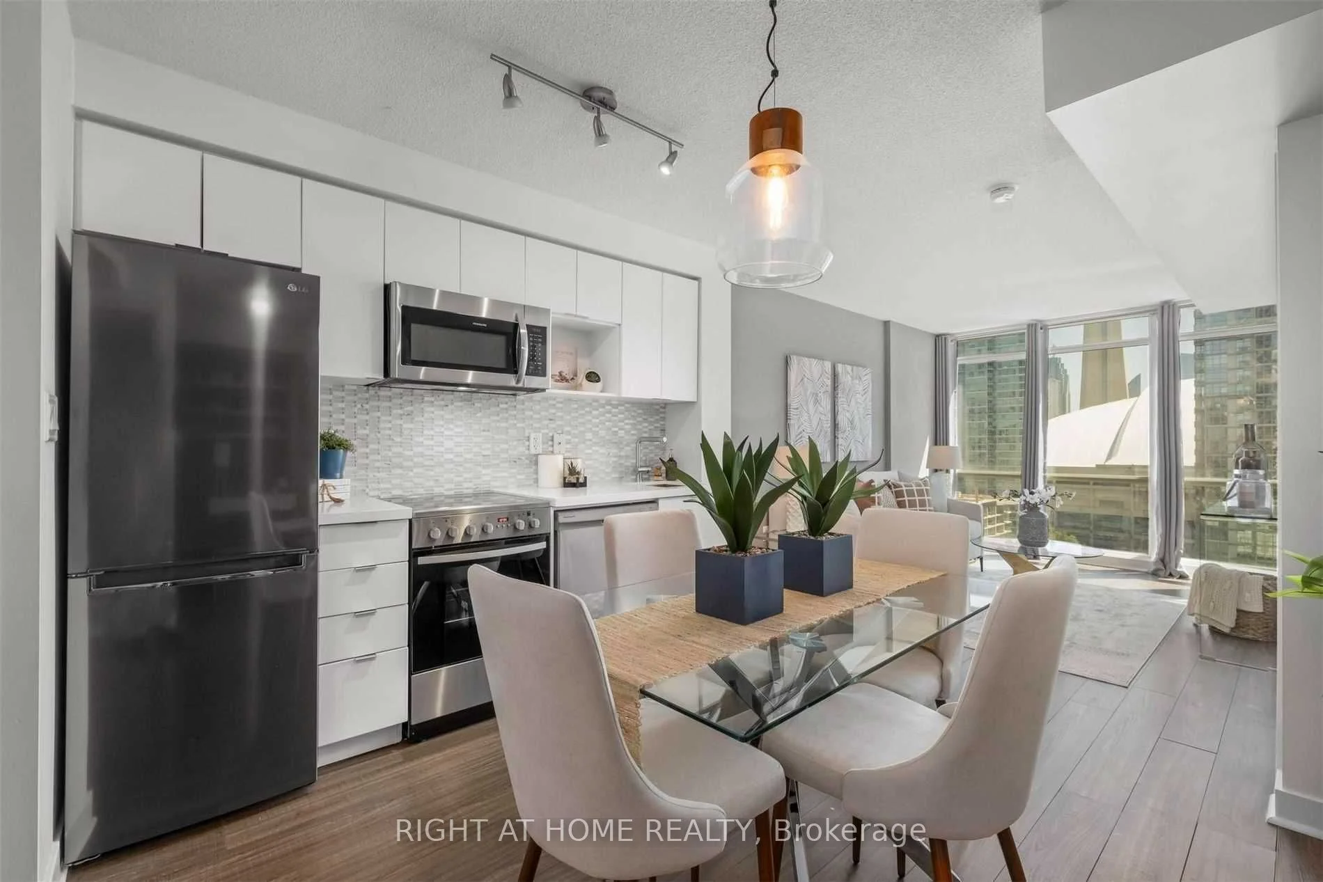 15 Fort York Boulevard 2207, Toronto C01, On M5v 3y4