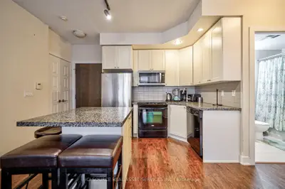 28 Linden Street 2801, Toronto C08, On M4y 0a4