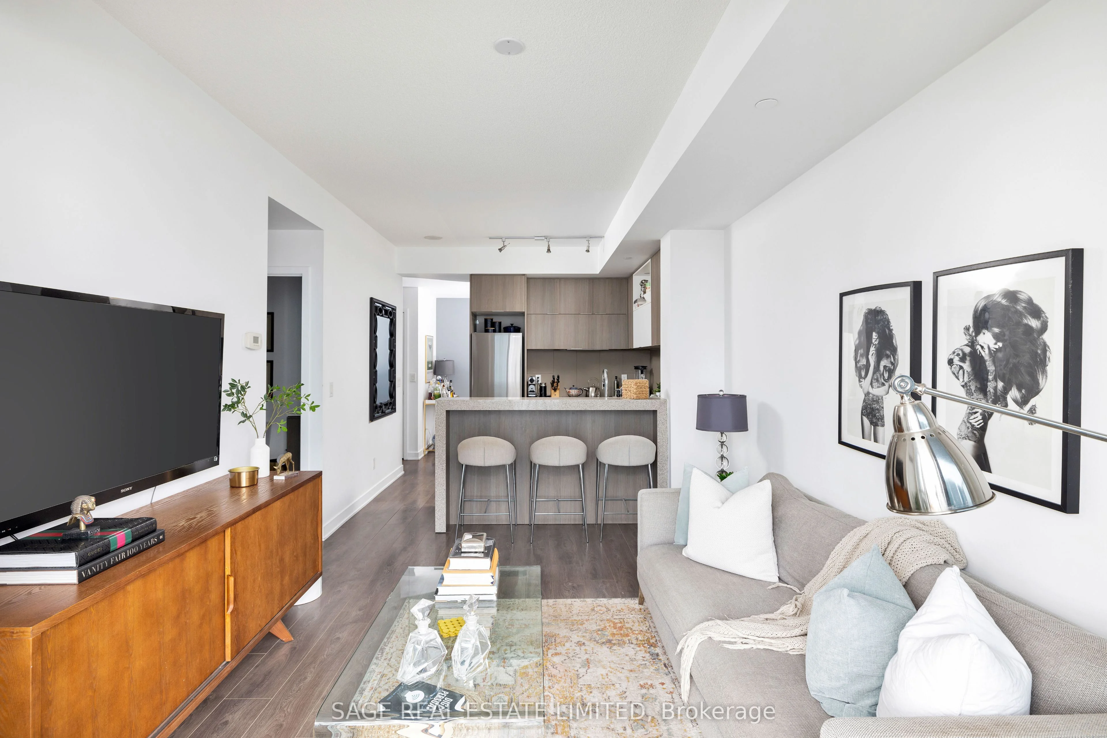 Condo Apartment in Toronto
