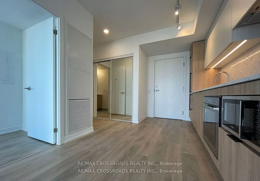82 DALHOUSIE Street 1605, Toronto C08, ON M5B 1Y7