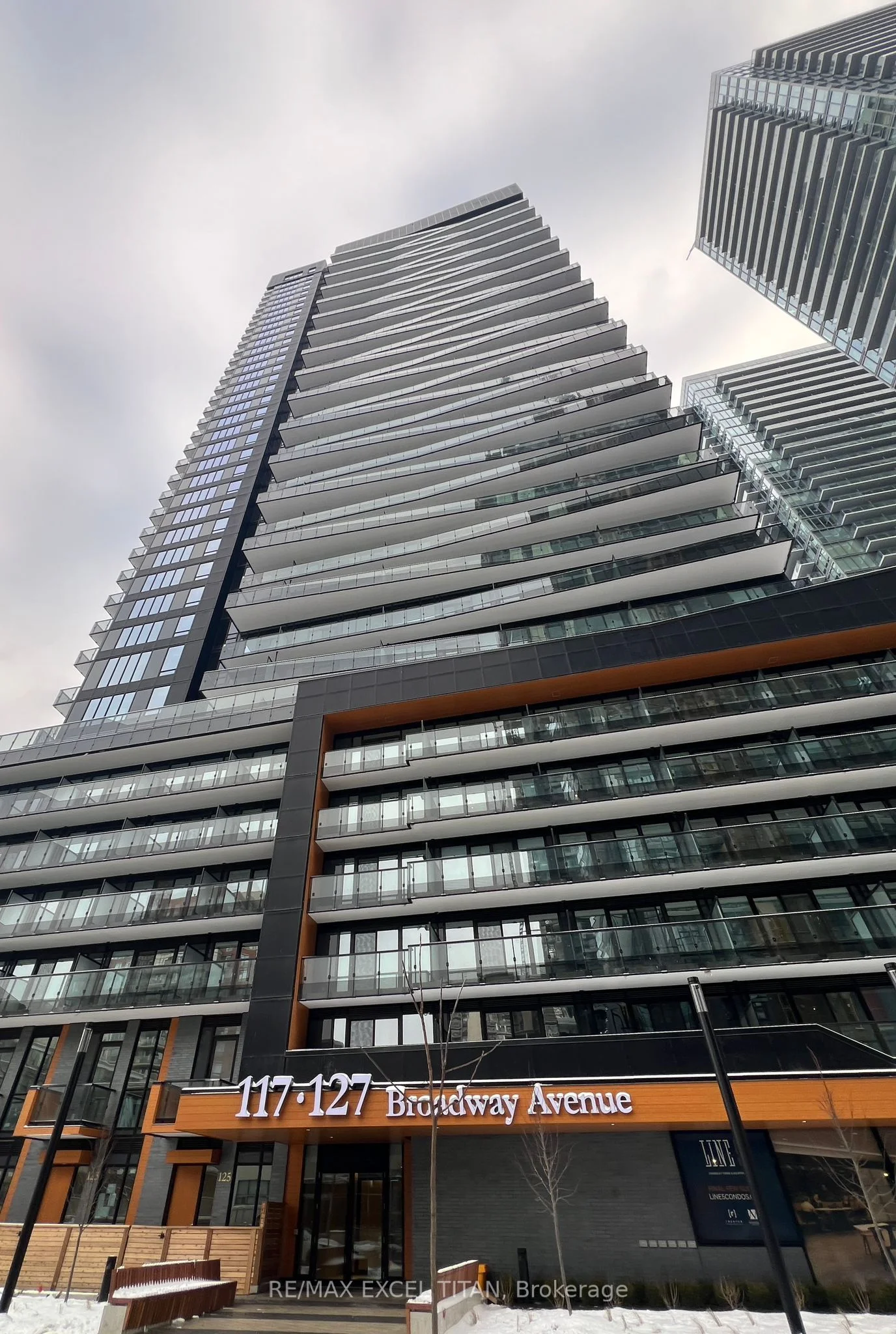 127 Broadway Avenue 515, Toronto C10, On M4p 1v4