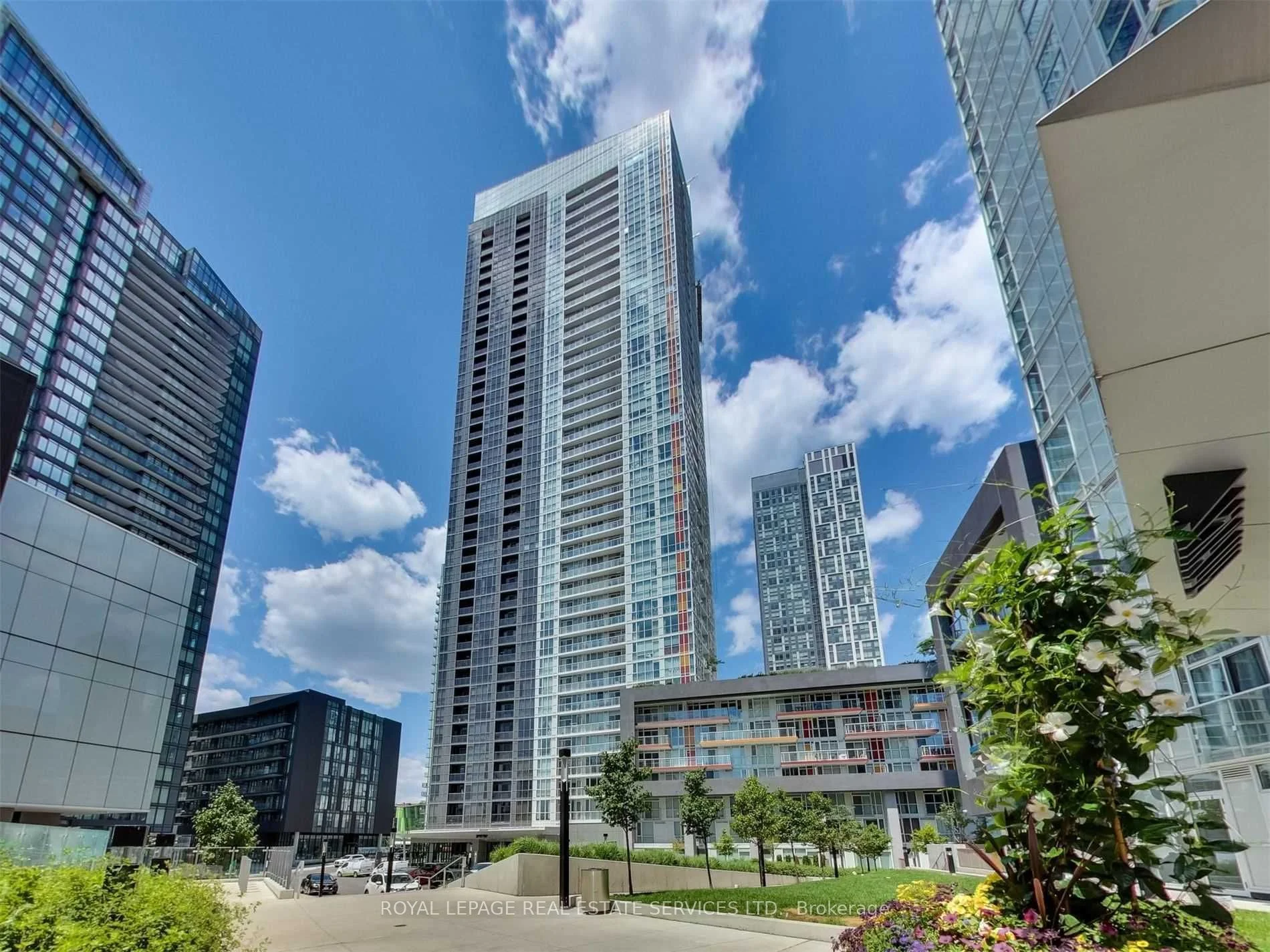 85 Queens Wharf Road 1511, Toronto C01, On M5v 0j9