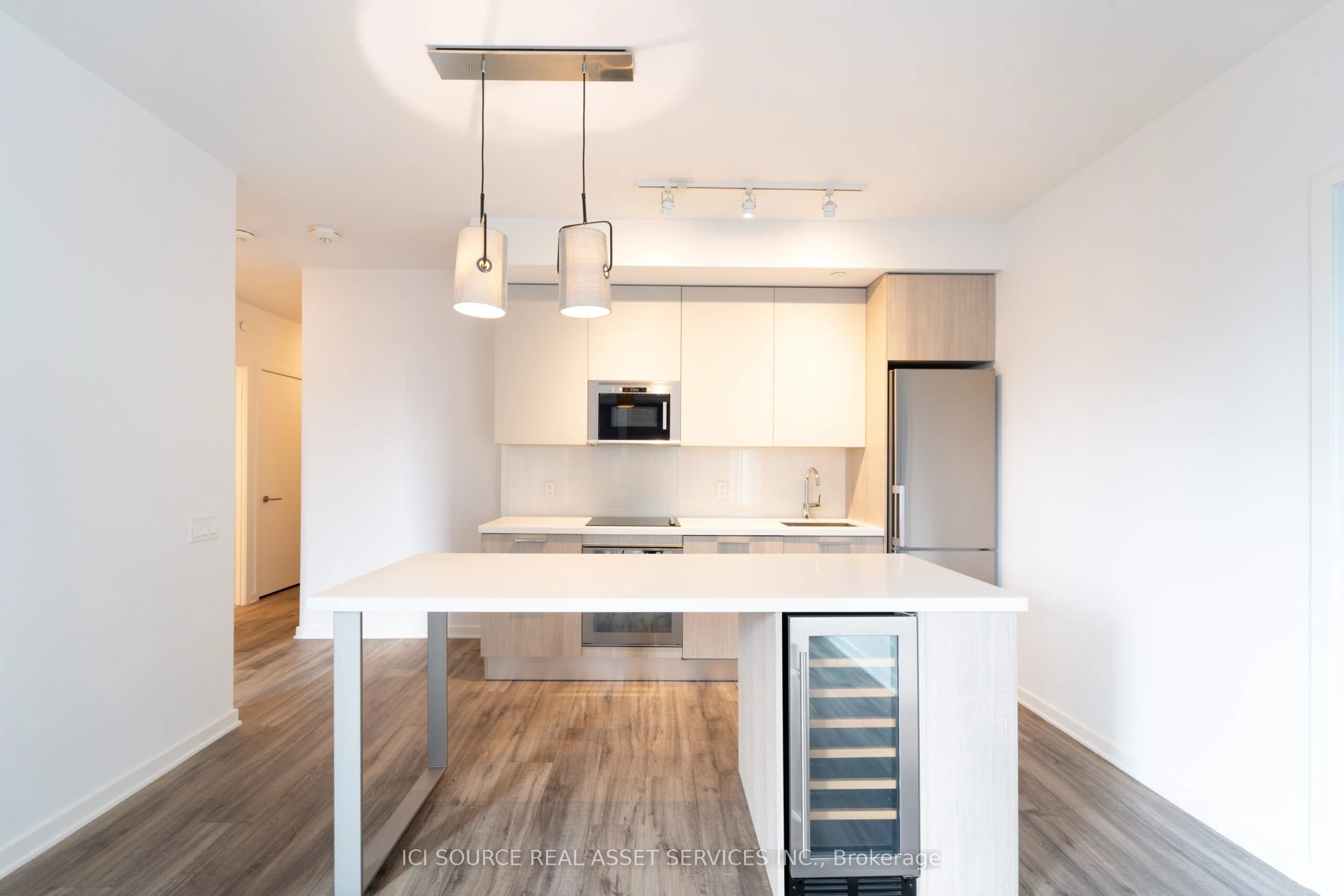 25 Selby Street 1201, Toronto C08, On M4y 0e6