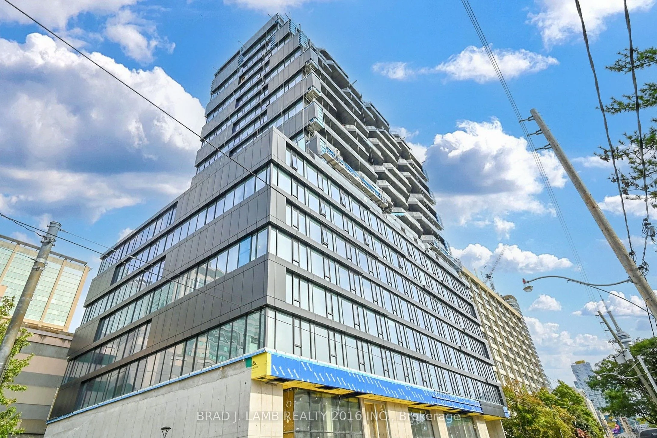 195 Mccaul Street 723, Toronto C01, On M5t 0e5