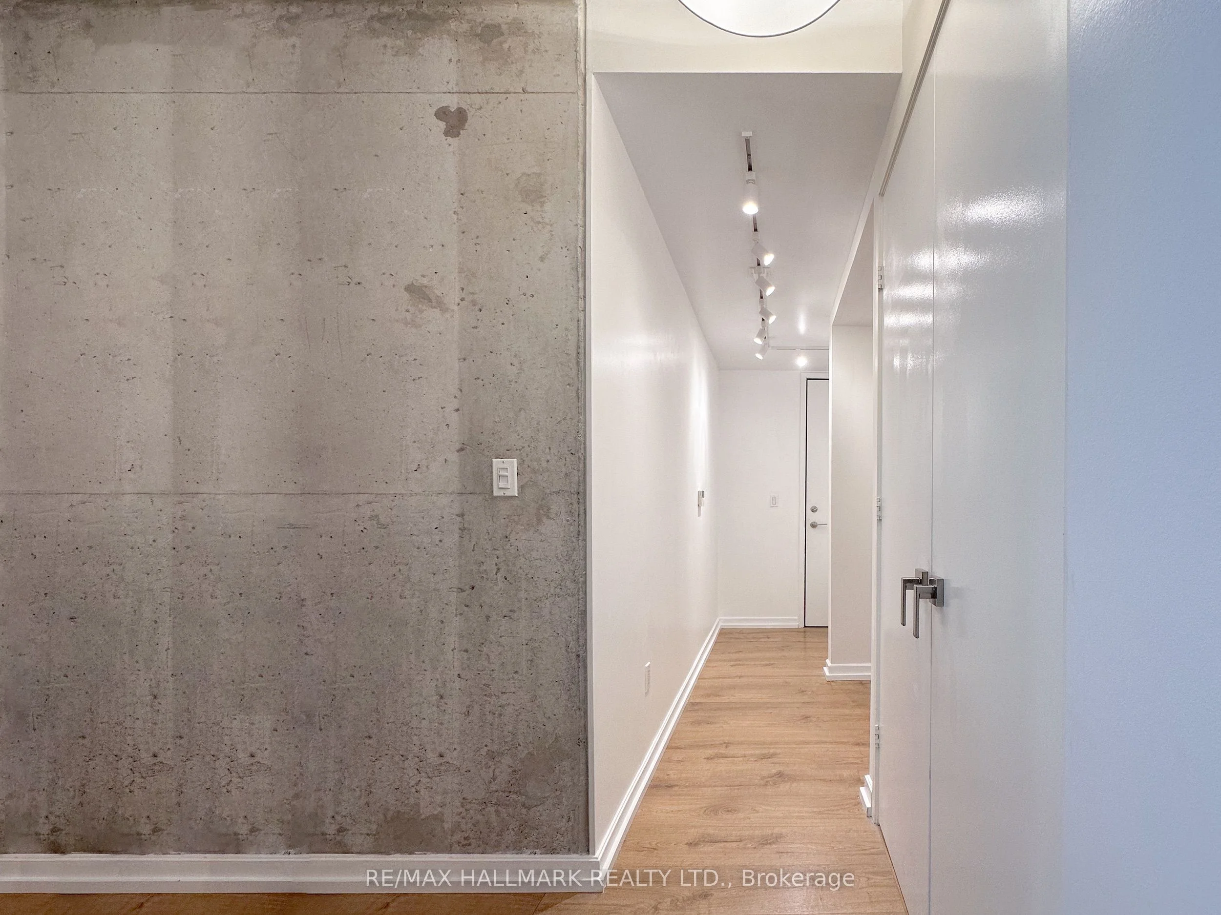 533 Richmond Street W 806, Toronto C01, ON M5V 3Y1