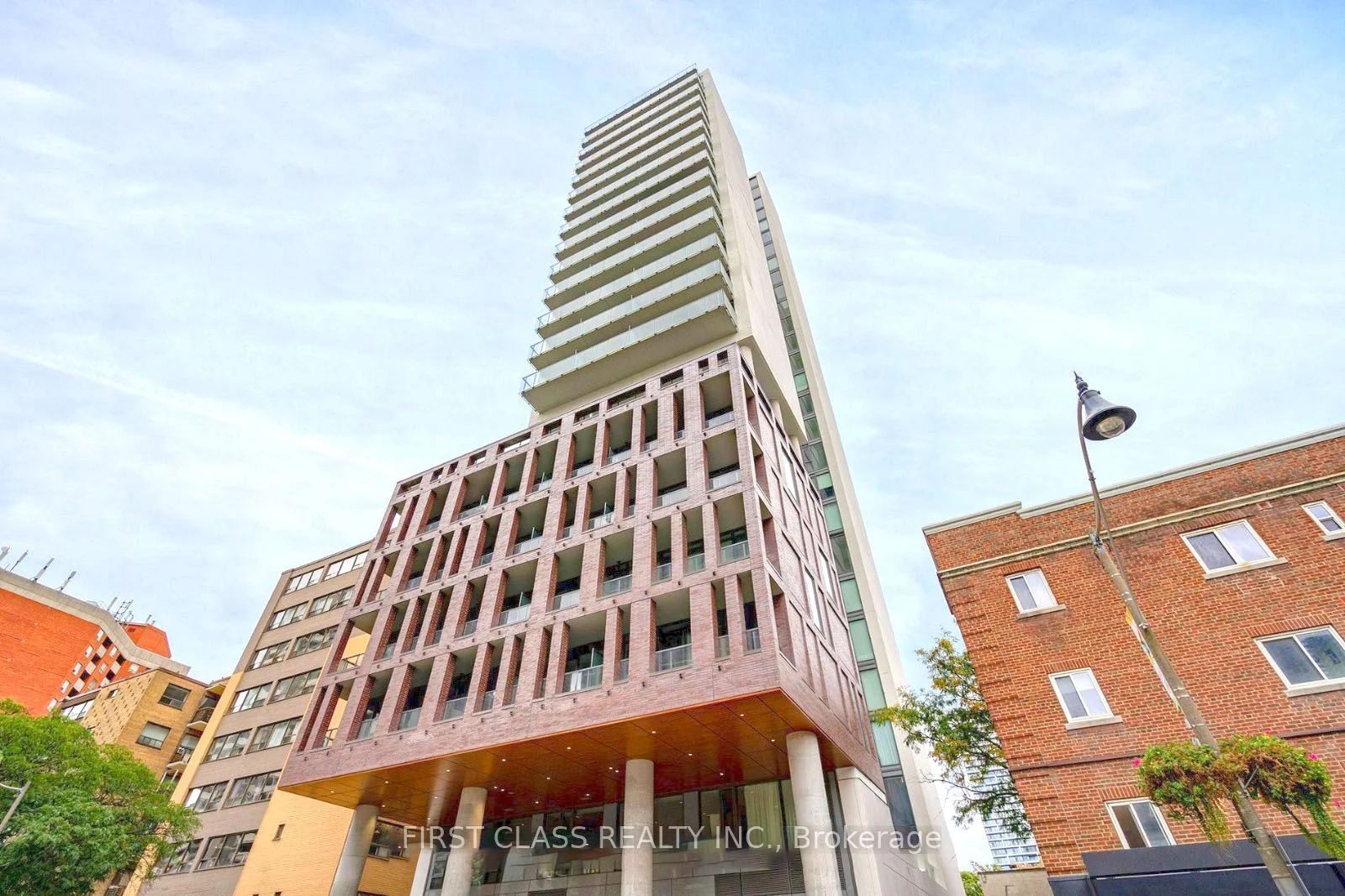 81 Wellesley Street E 908, Toronto C08, On M4y 0c5