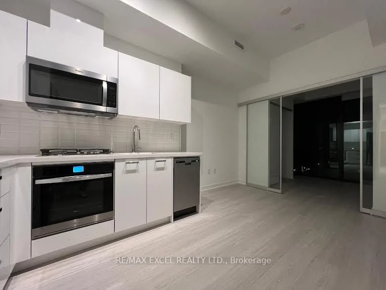 195 McCaul Street 721, Toronto C01, ON M5T 1W6