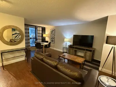 49 Mccaul Street 458, Toronto C01, On M5t 1v7