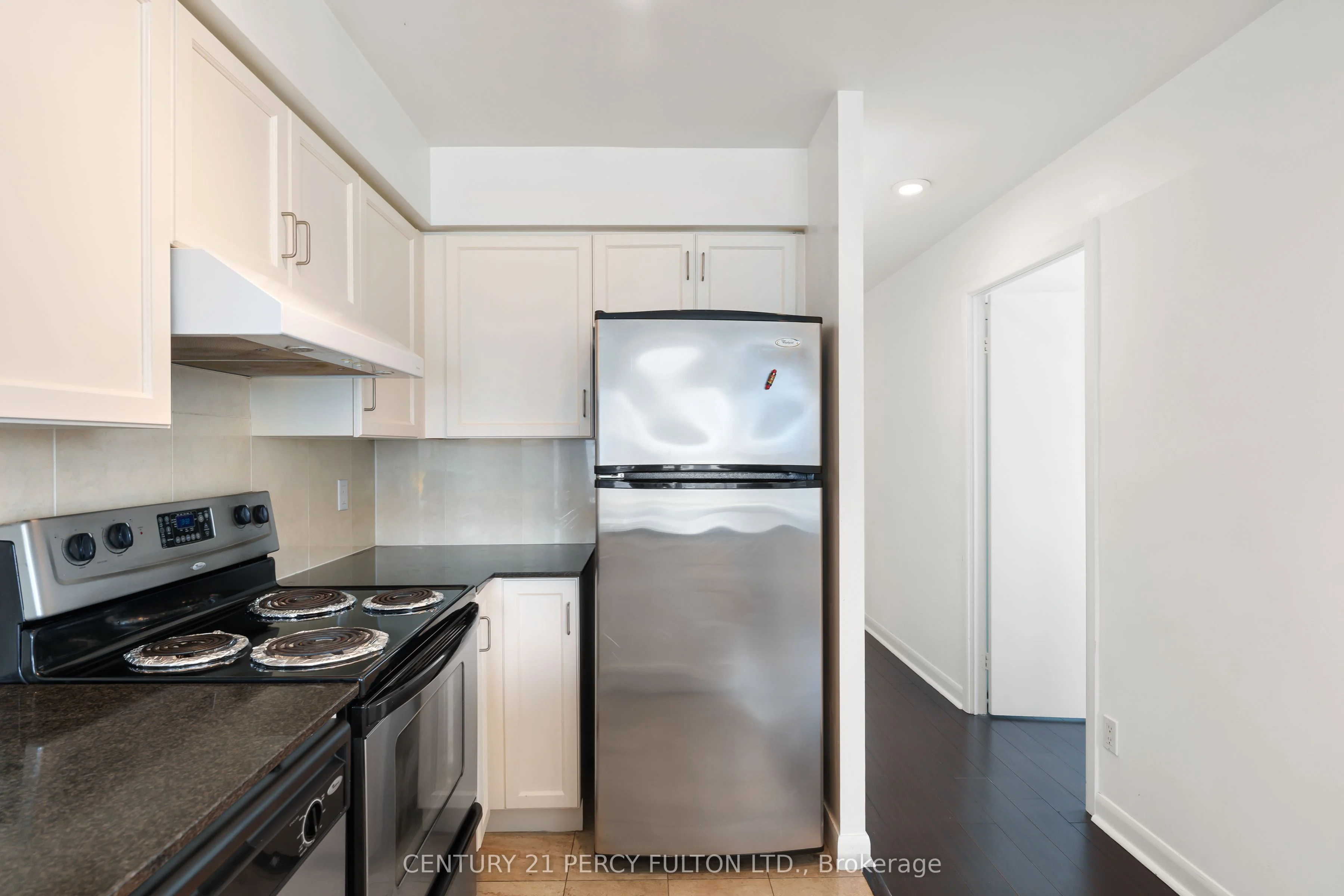 210 Victoria Street 2411, Toronto C08, ON M5B 2R3