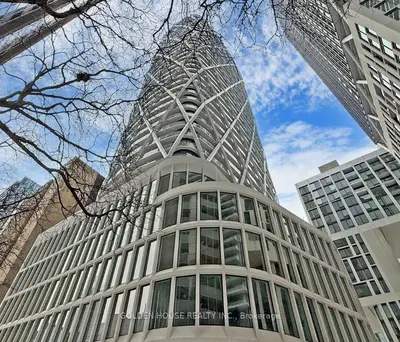 230 Simcoe Street 2719, Toronto C01, On M5t 0g7