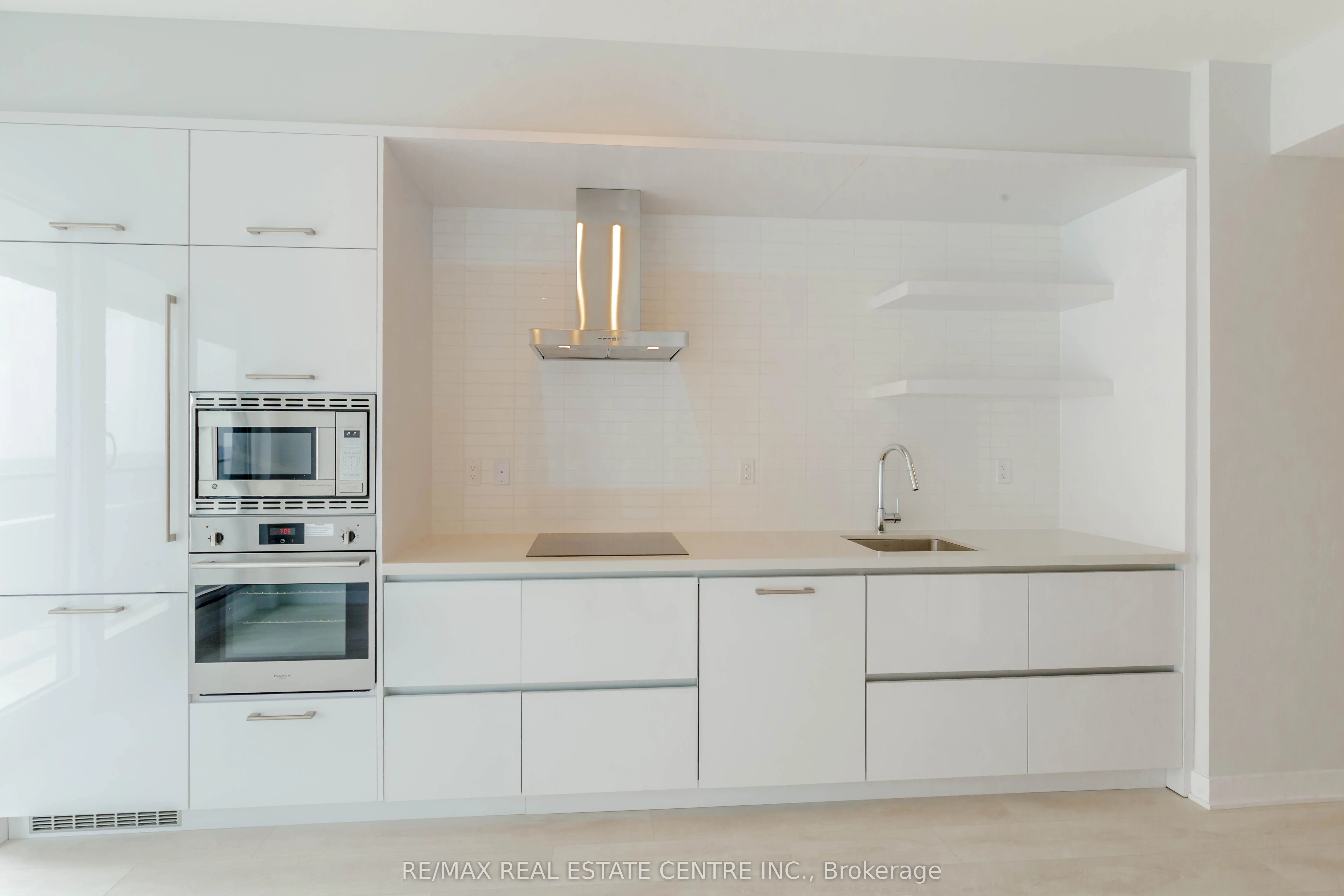 2221 Yonge Street 3506, Toronto C10, ON M4S 2B4