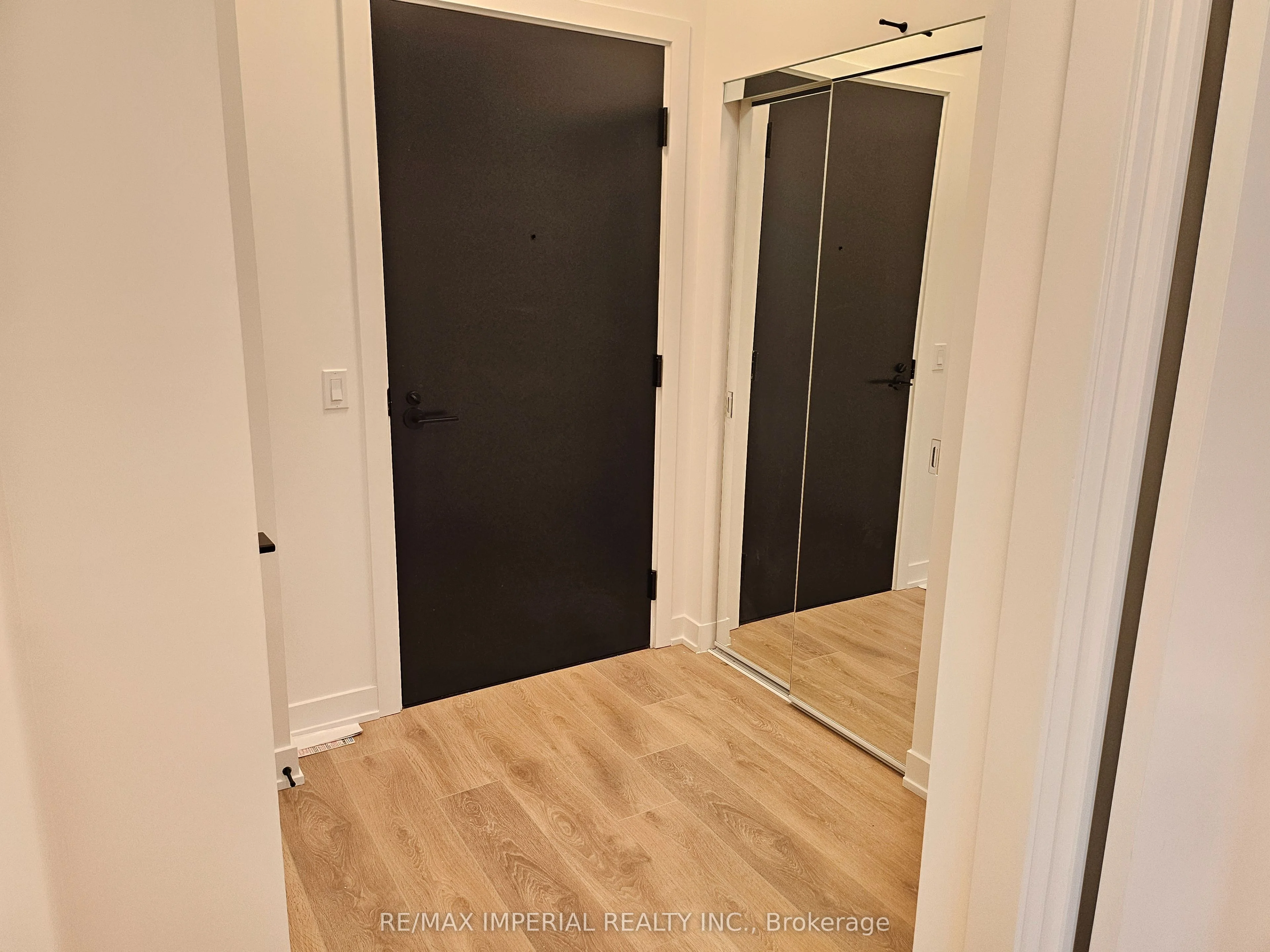 127 Broadway Avenue 2813 S, Toronto C10, ON M4P 1V3