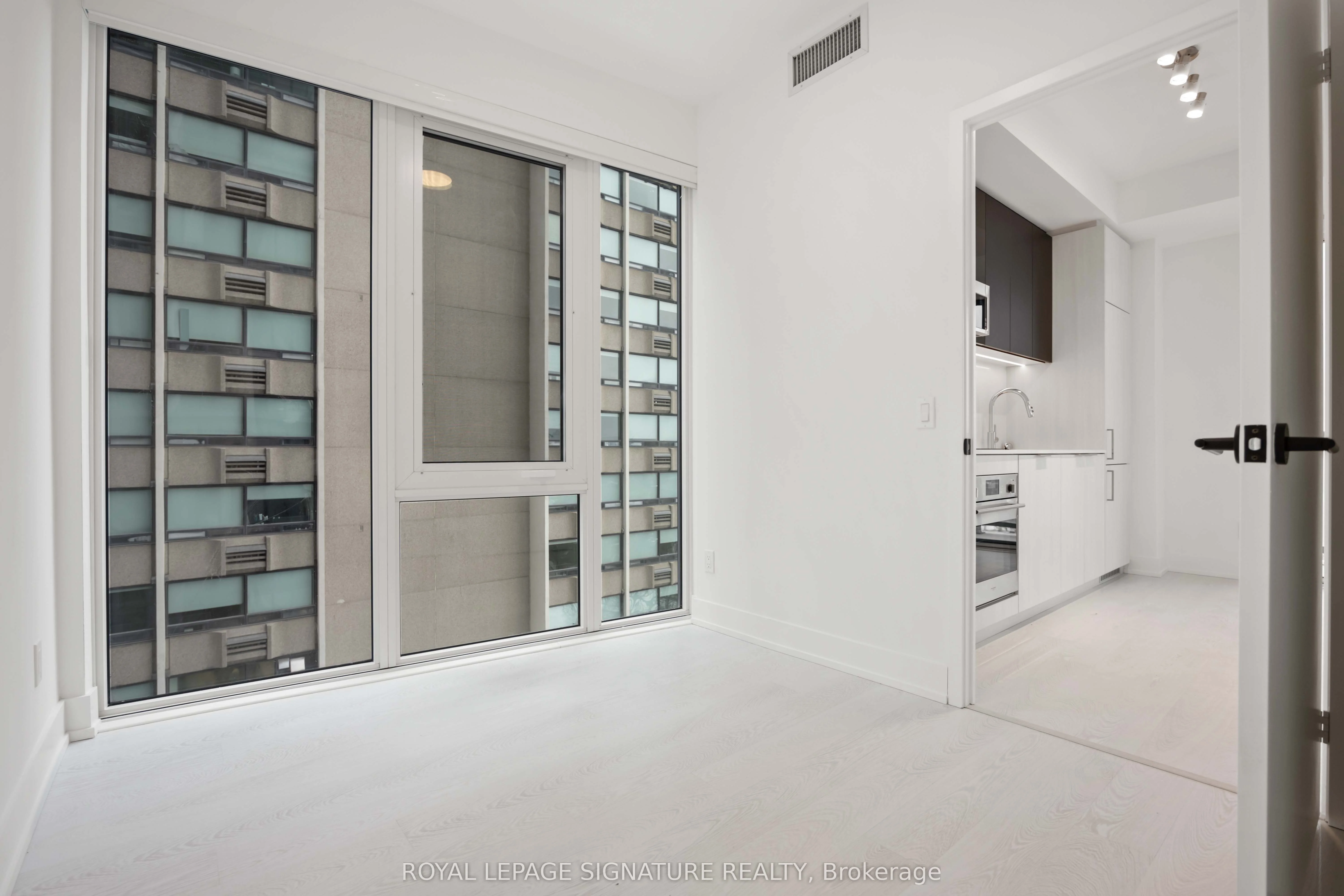 308 Jarvis Street 1211, Toronto C08, ON M5A 2P2