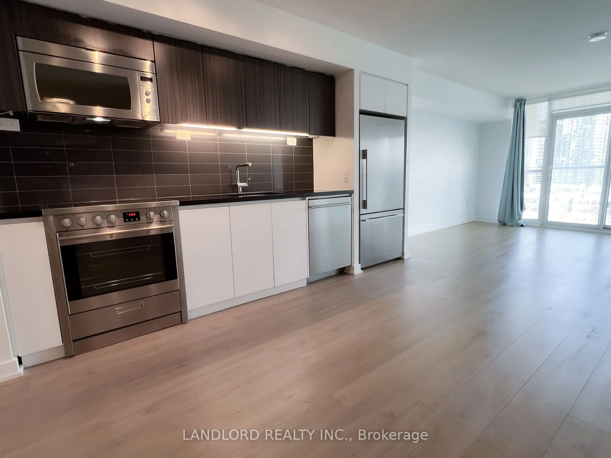 75 Queens Wharf Road 1103, Toronto C01, On M5v 0j8