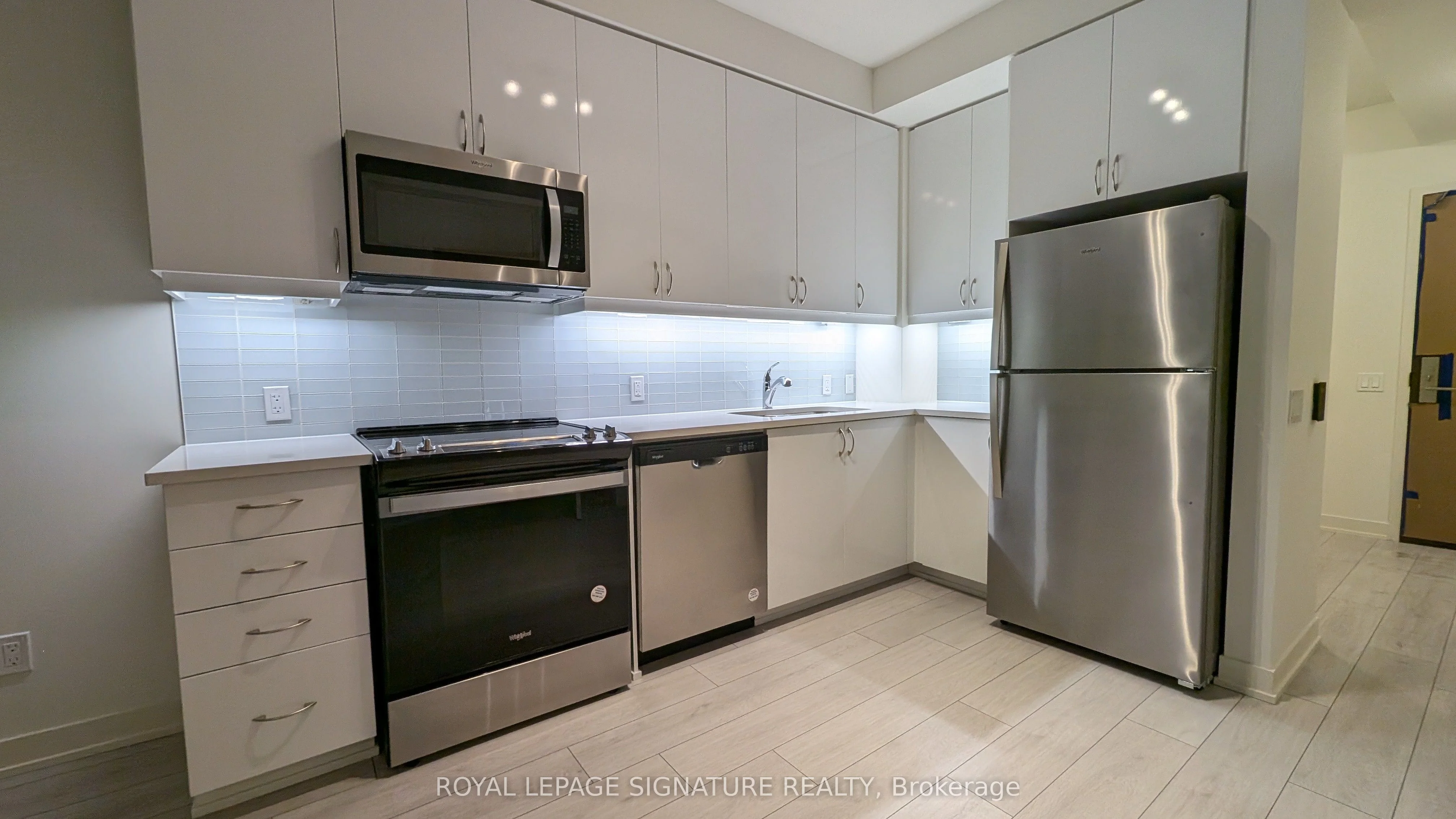 4955 Yonge Street 1701, Toronto C14, On M2n 0l8