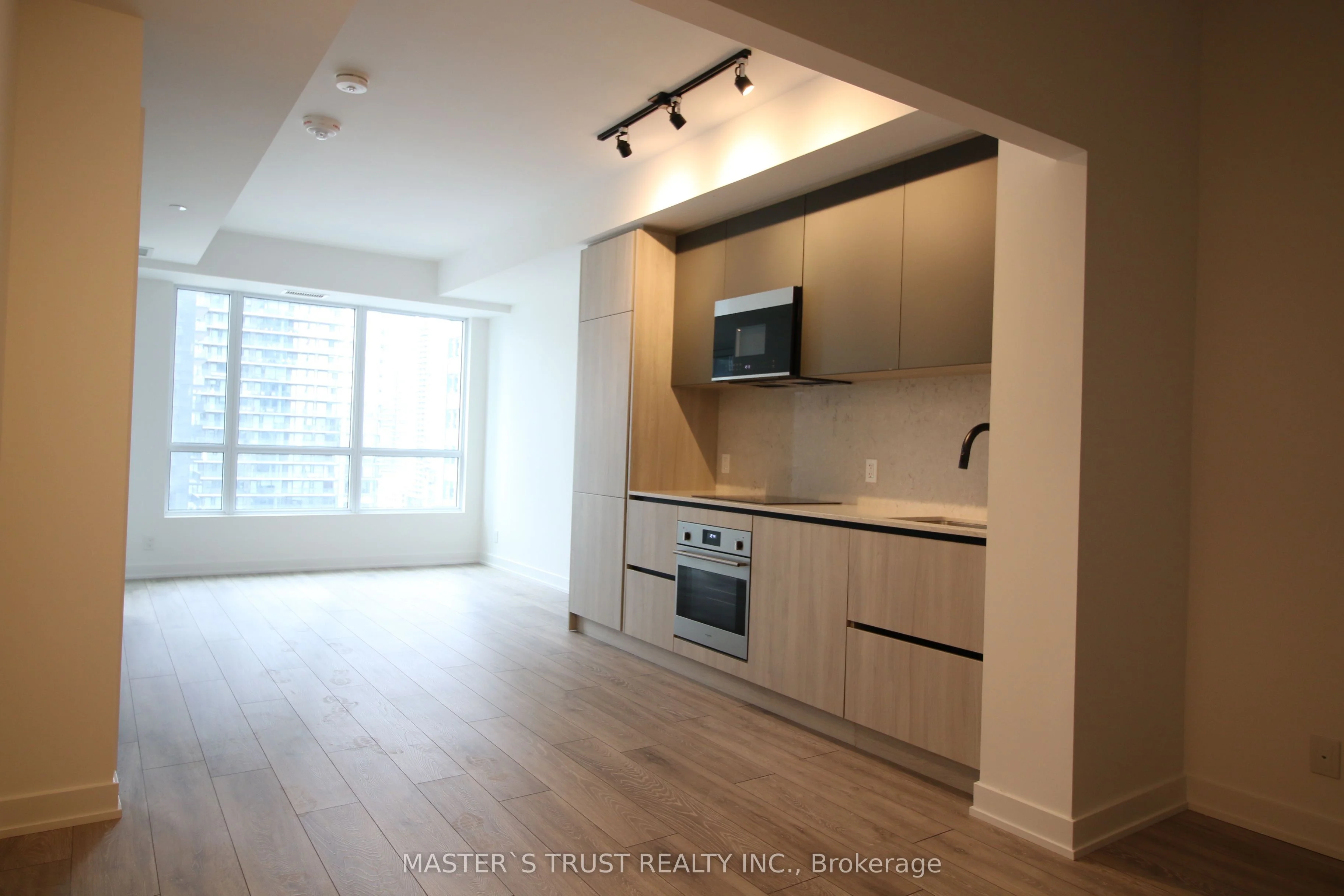 108 Peter Street 1703, Toronto C01, On M5v 0w2
