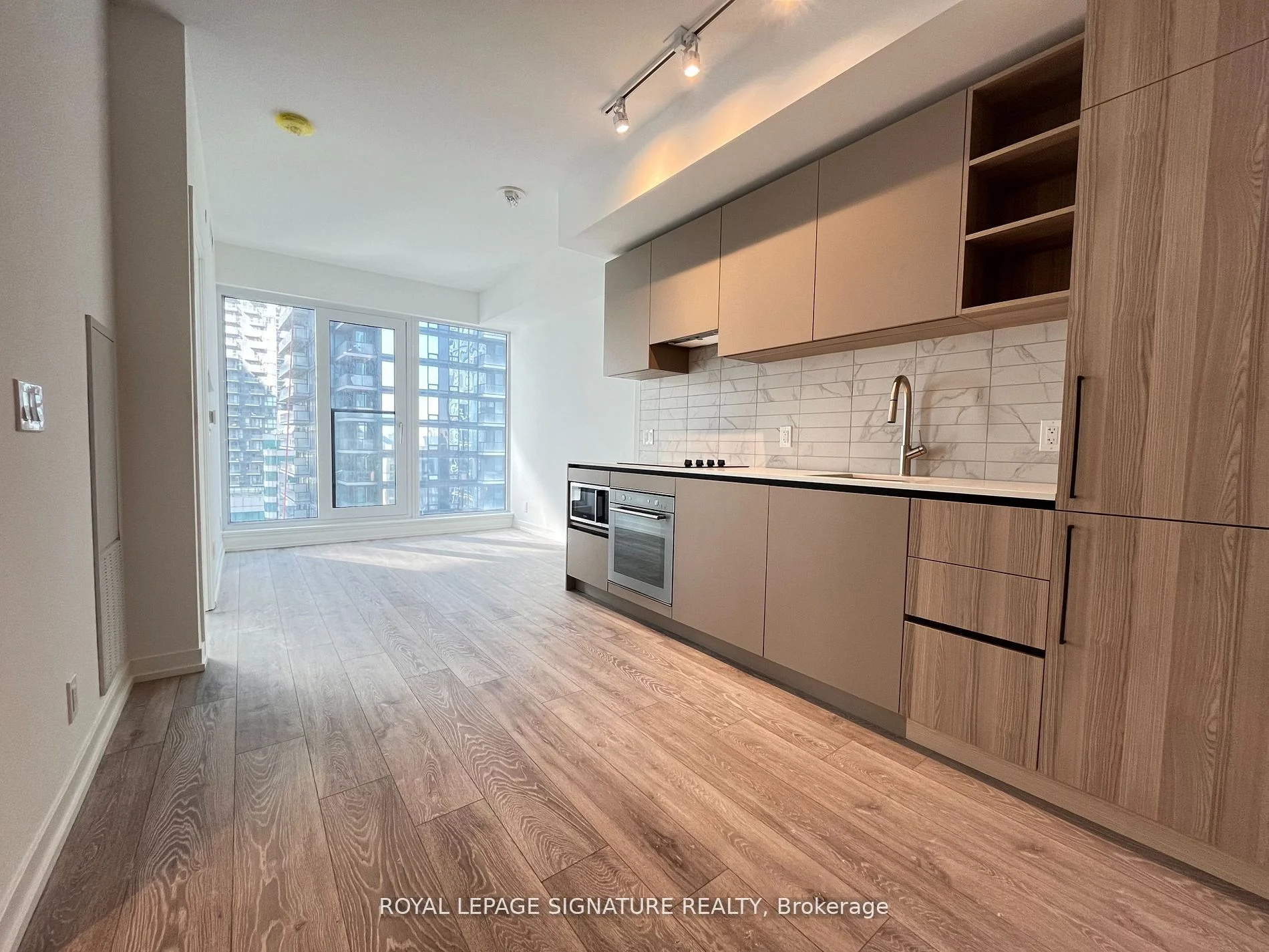 55 Mercer Street 2907, Toronto C01, On M5v 3w2
