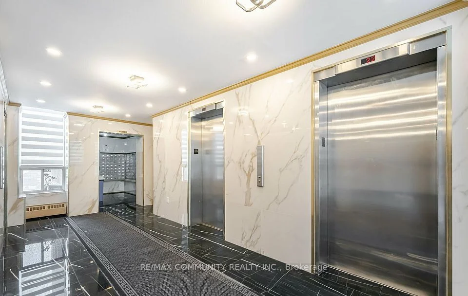 10 Sunny Glen Way 904, Toronto C11, ON M3C 2Z3