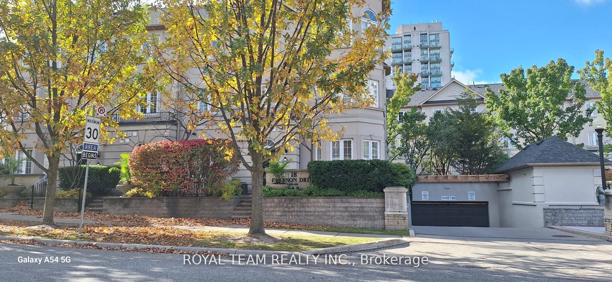 Condo Townhouse in Toronto