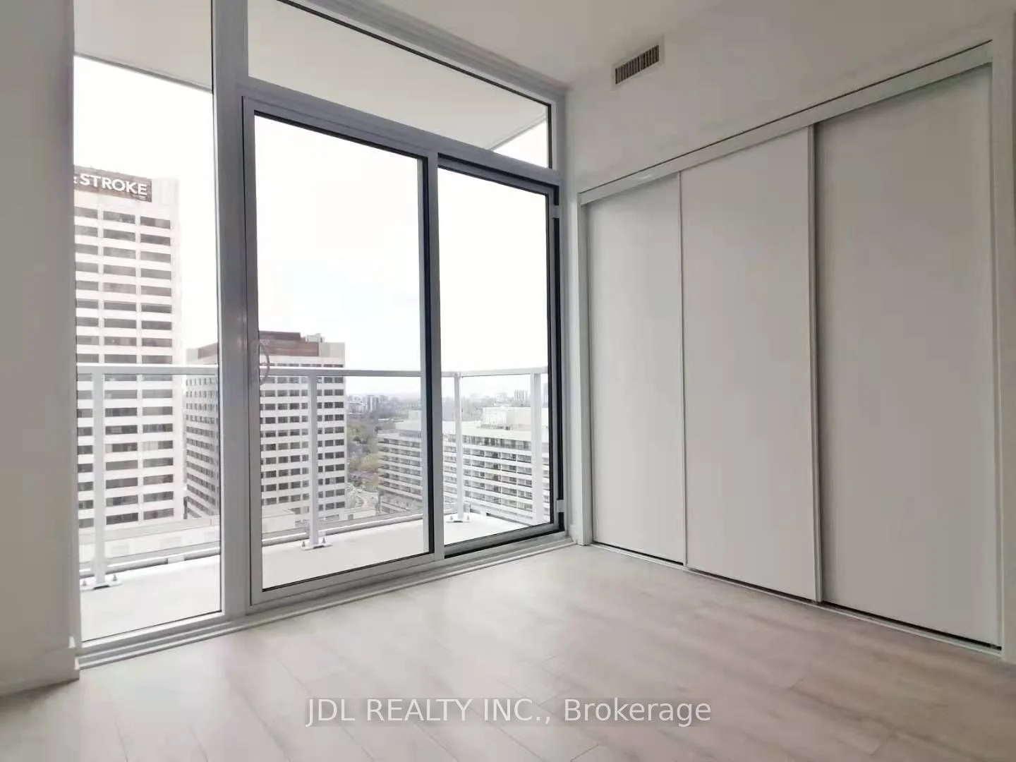 33 Helendale Avenue 2210, Toronto C03, ON M4R 1C5