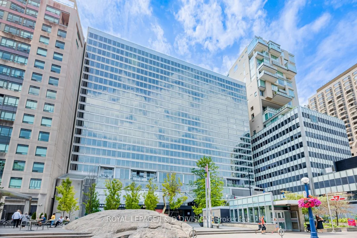 110 Bloor Street W 1305, Toronto C02, On M5s 2w4