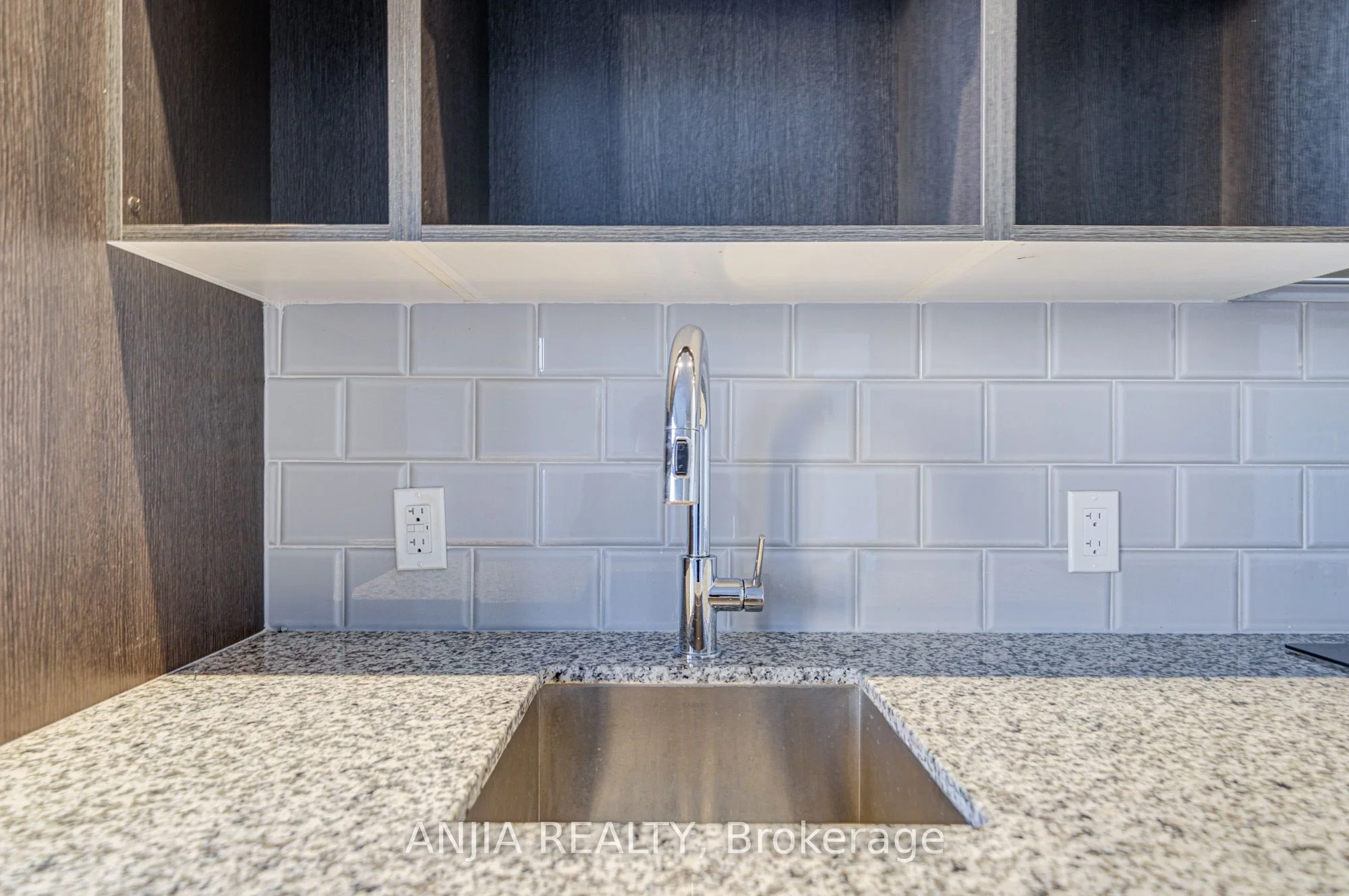 89 McGill Street 1306, Toronto C08, ON M5B 0B1