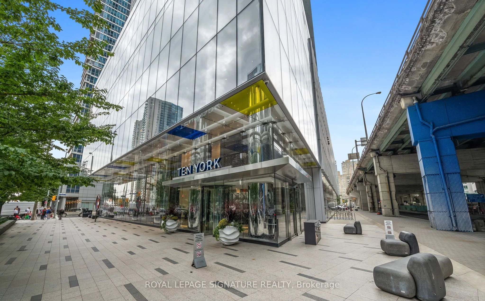 10 York Street 3003, Toronto C01, On M5j 0e1