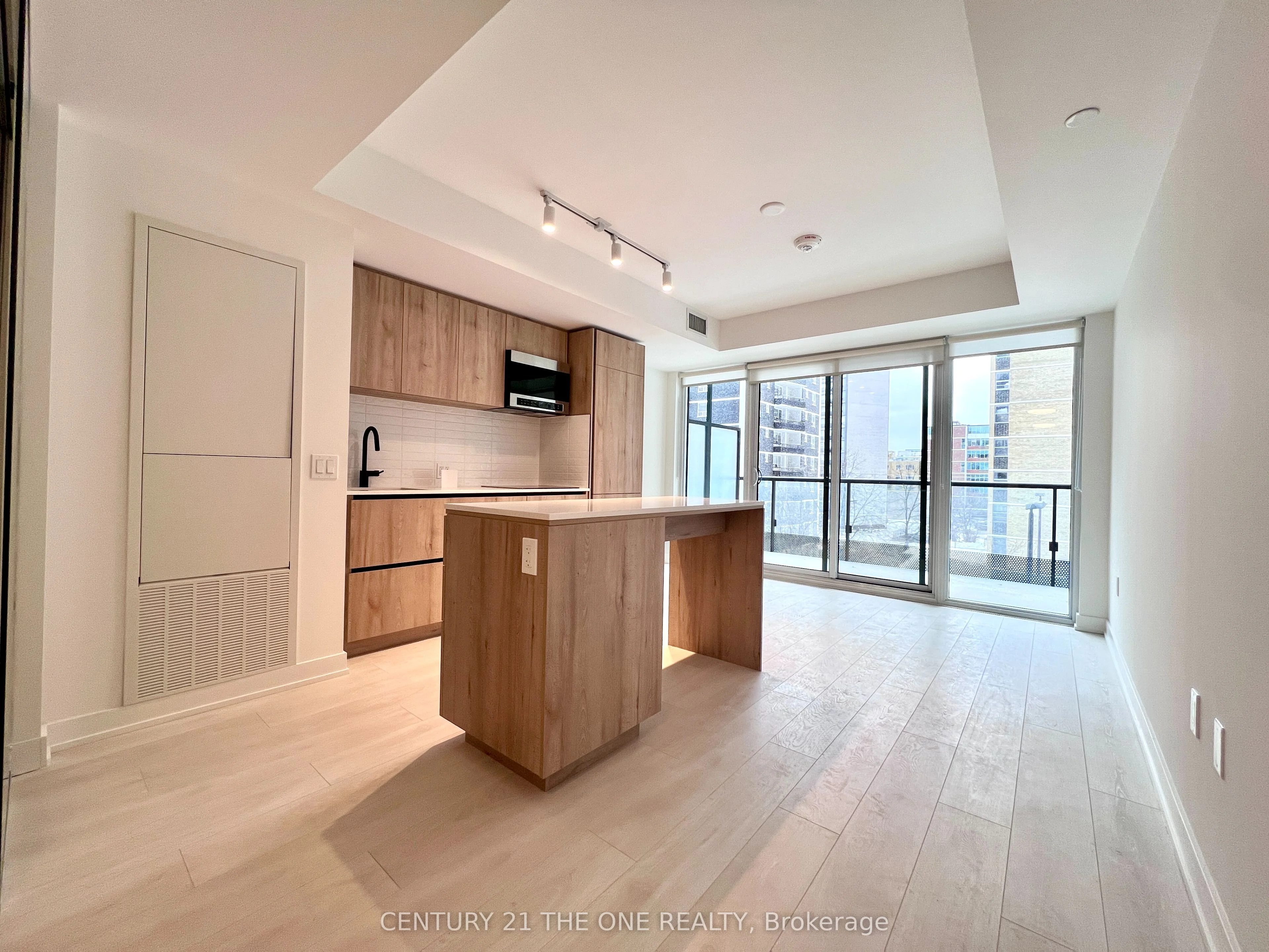127 Broadway Avenue 415, Toronto C10, On M4p 0a5