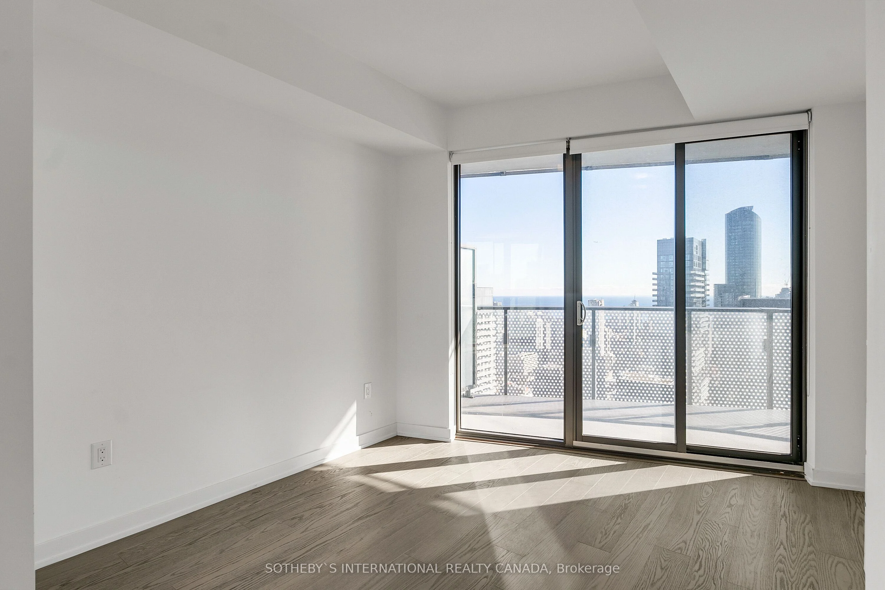 11 Wellesley Street 5405, Toronto C01, ON M4Y 1E8