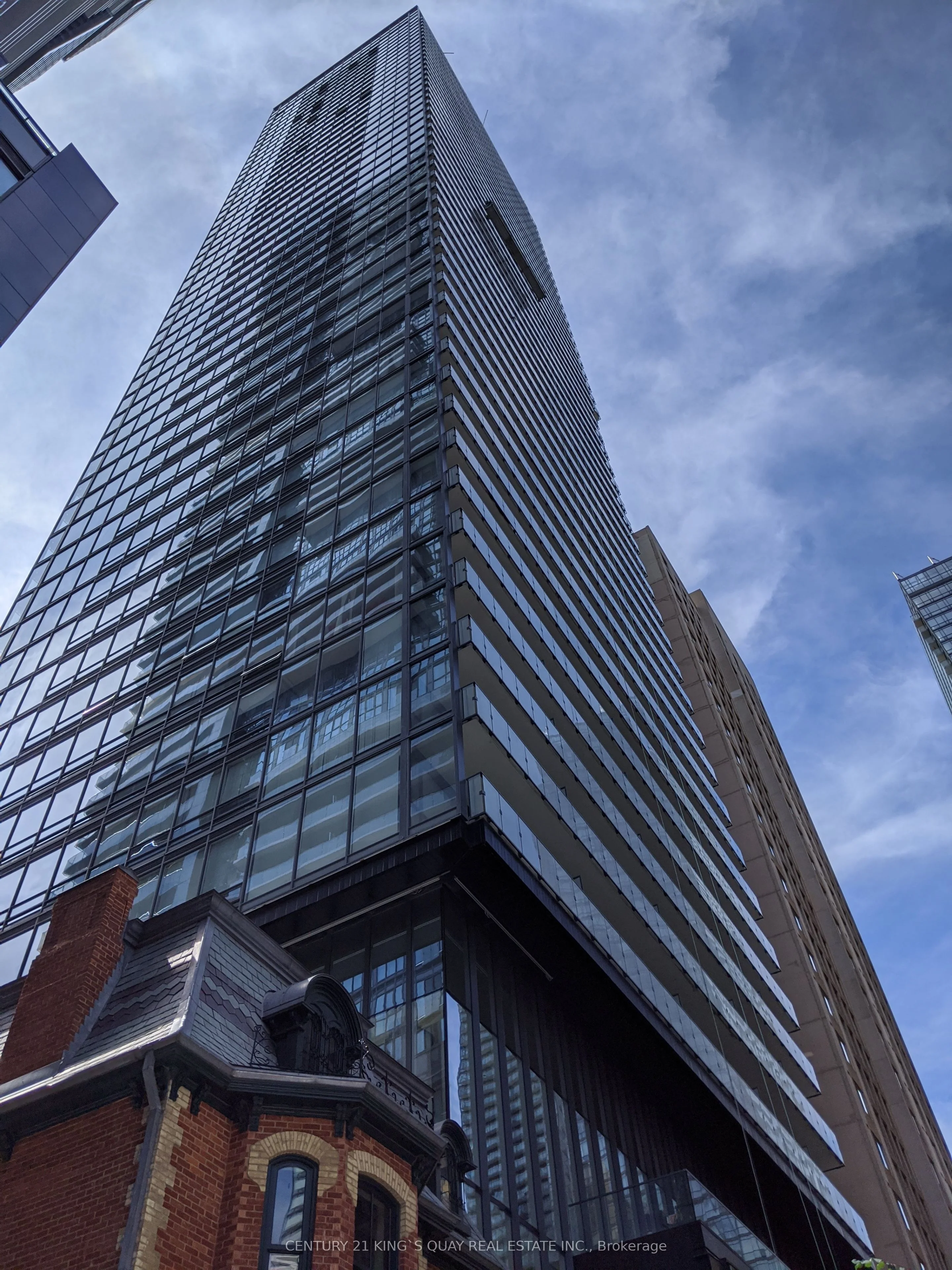 15 Grenville Street 2506, Toronto C01, On M4y 0b9
