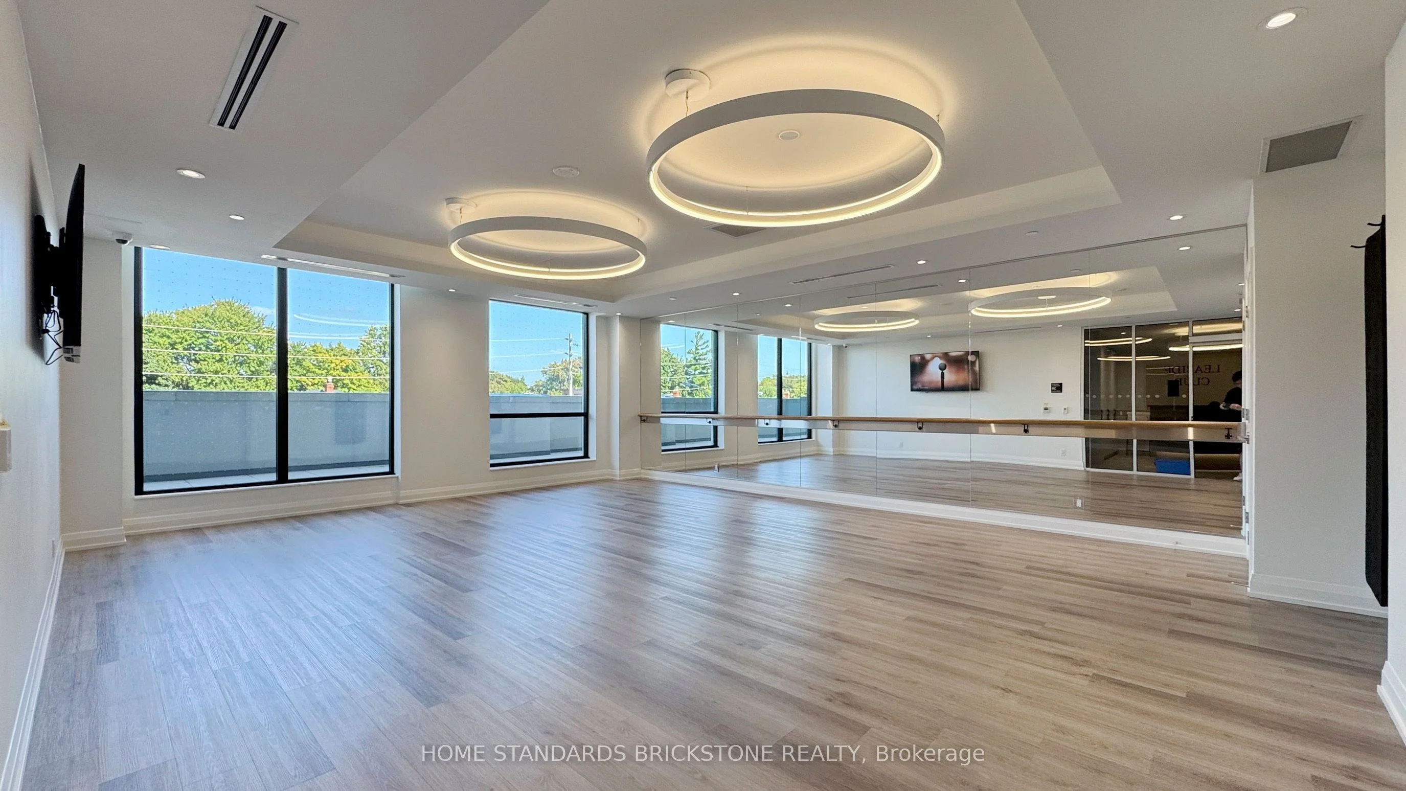 33 Frederick Todd Way 713, Toronto C11, ON M4G 0C9