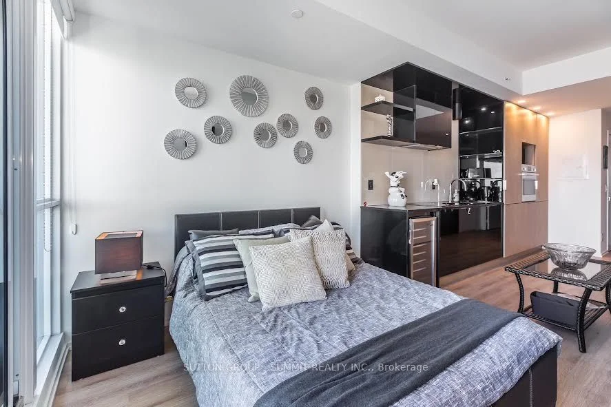 70 Temperance Street 5404, Toronto C01, On M5h 0b1