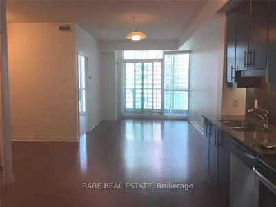 33 Bay Street 2001, Toronto C01, On M5j 2z3