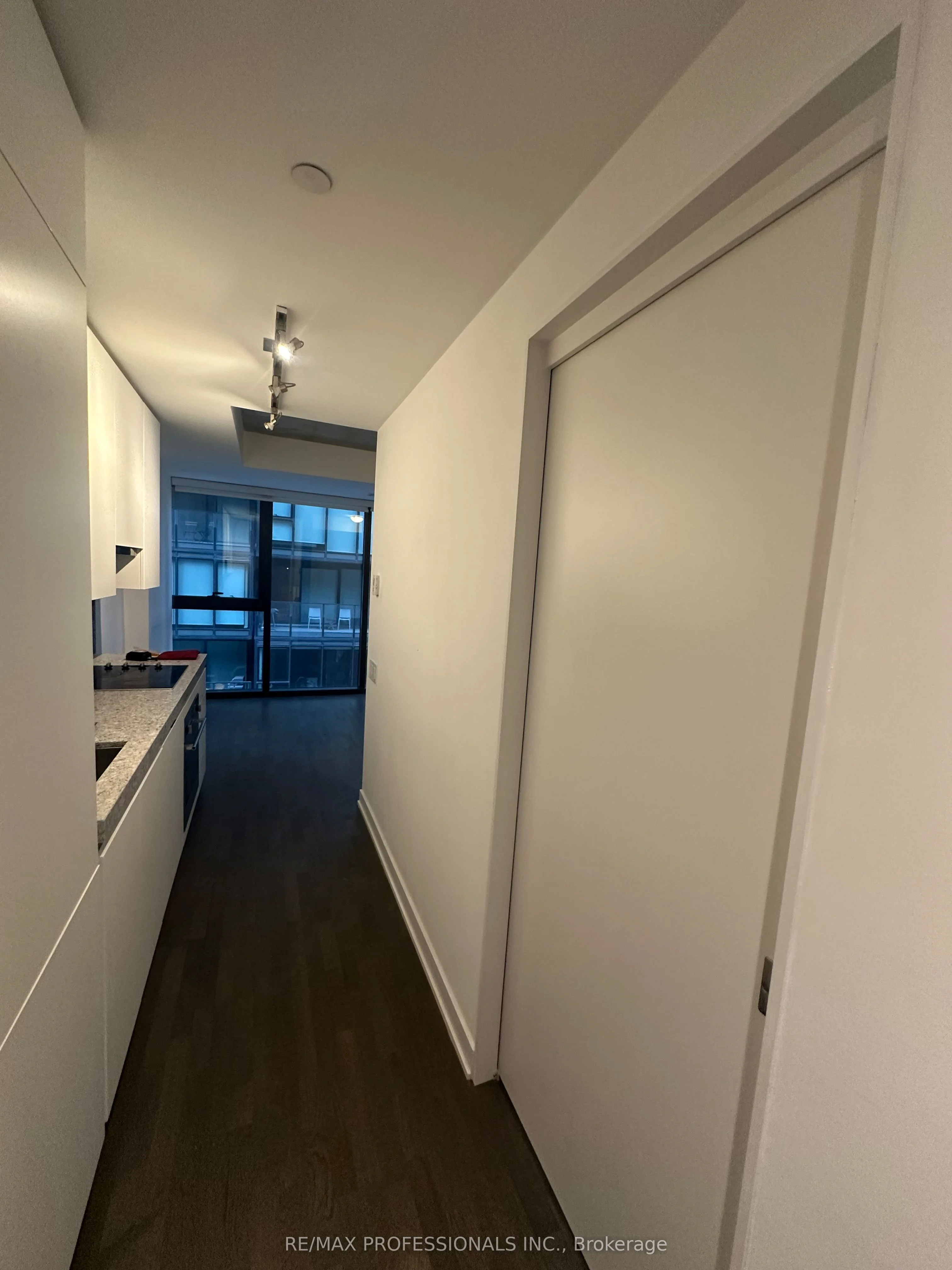 38 Stewart Street 608, Toronto C01, ON M5V 1H6