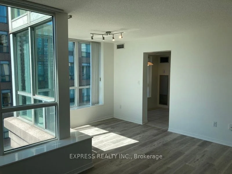 39 Pemberton Avenue LPH15, Toronto C14, ON M2M 4L6