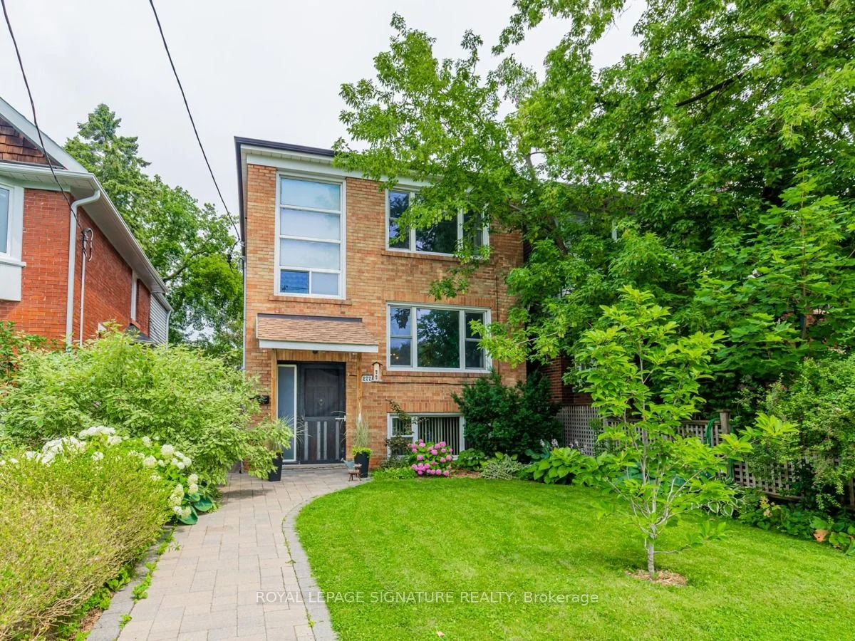 Triplex in Toronto