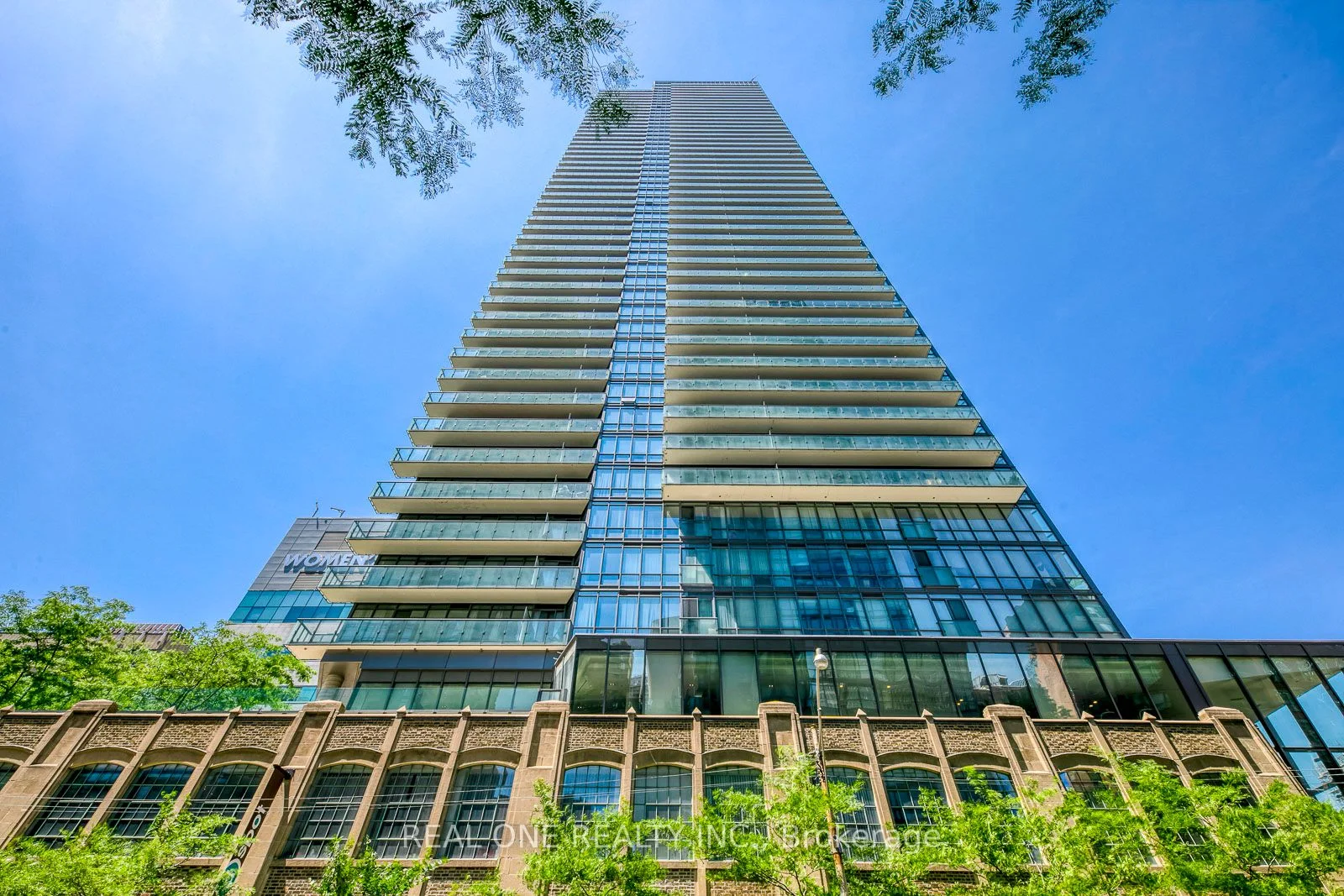 832 Bay Street 1402, Toronto C01, On M5s 1z6