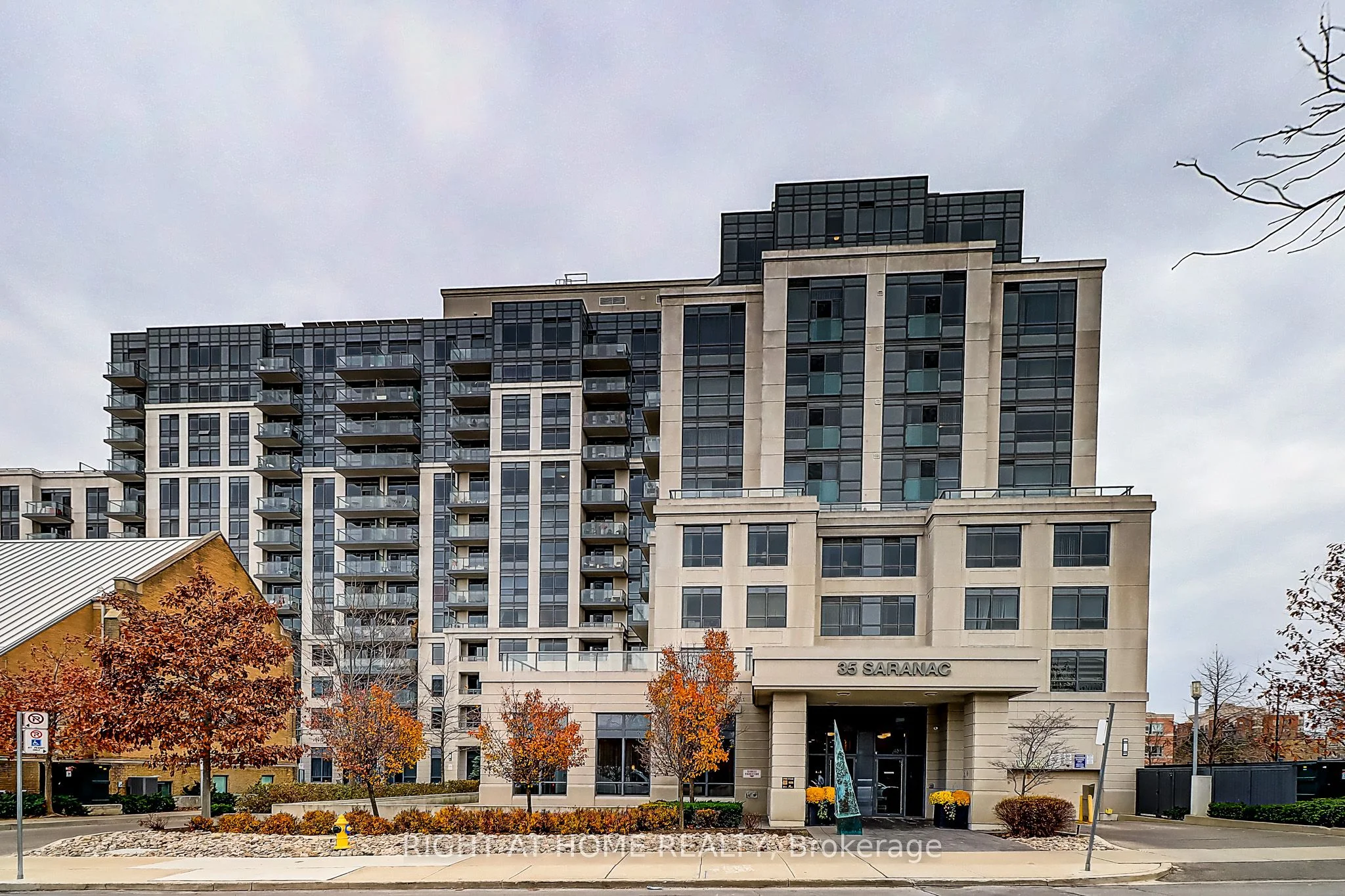 Condo Apartment in Toronto