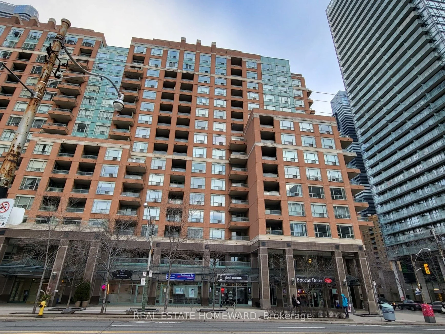 887 Bay Street 905, Toronto C01, On M5s 3k4