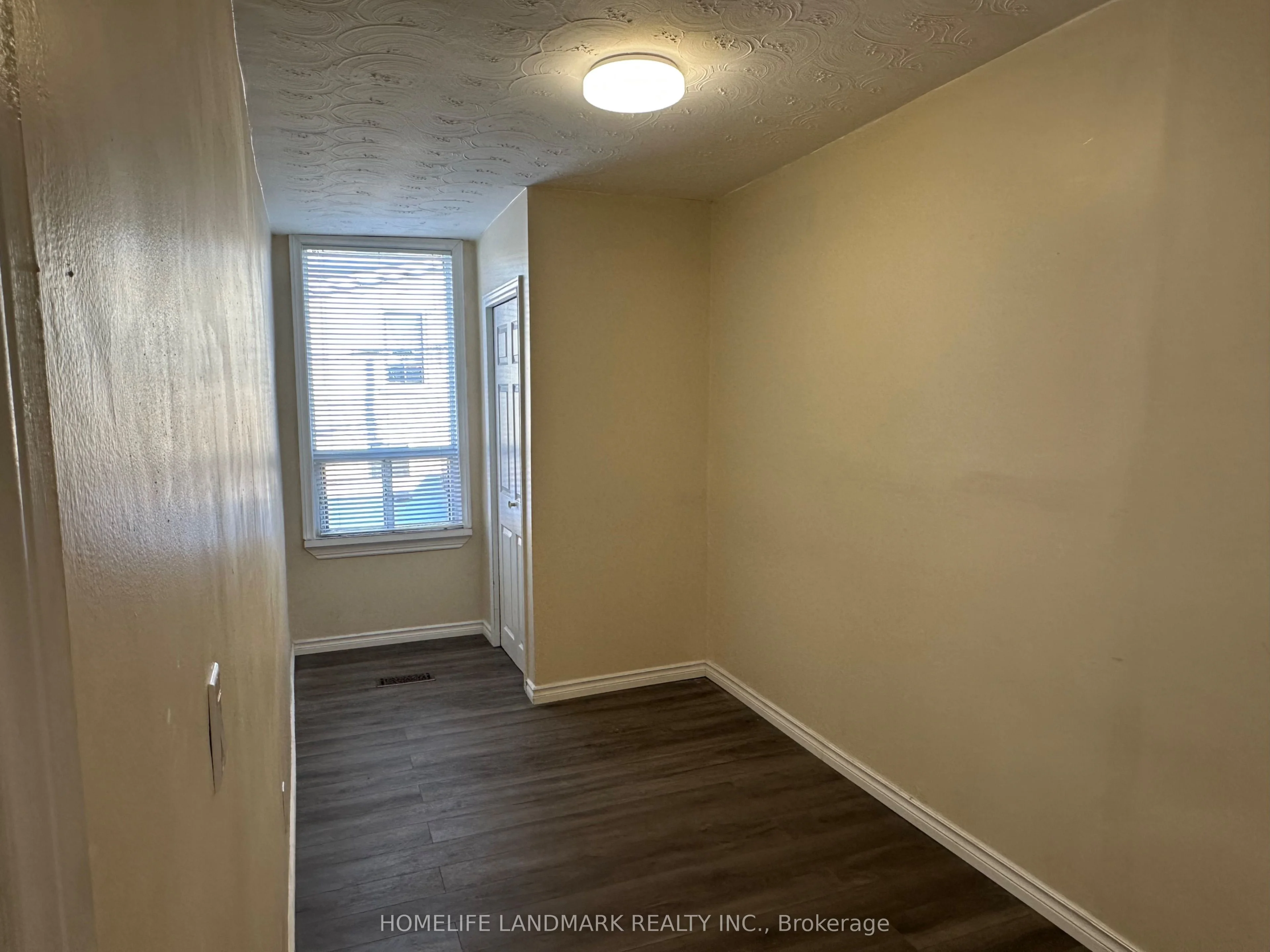 397 Brock Avenue B, Toronto C01, ON M6H 3N6