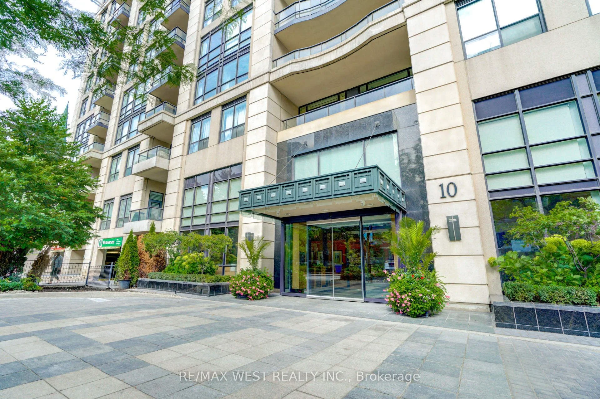 10 Delisle Avenue 412, Toronto C02, On M4v 3c6