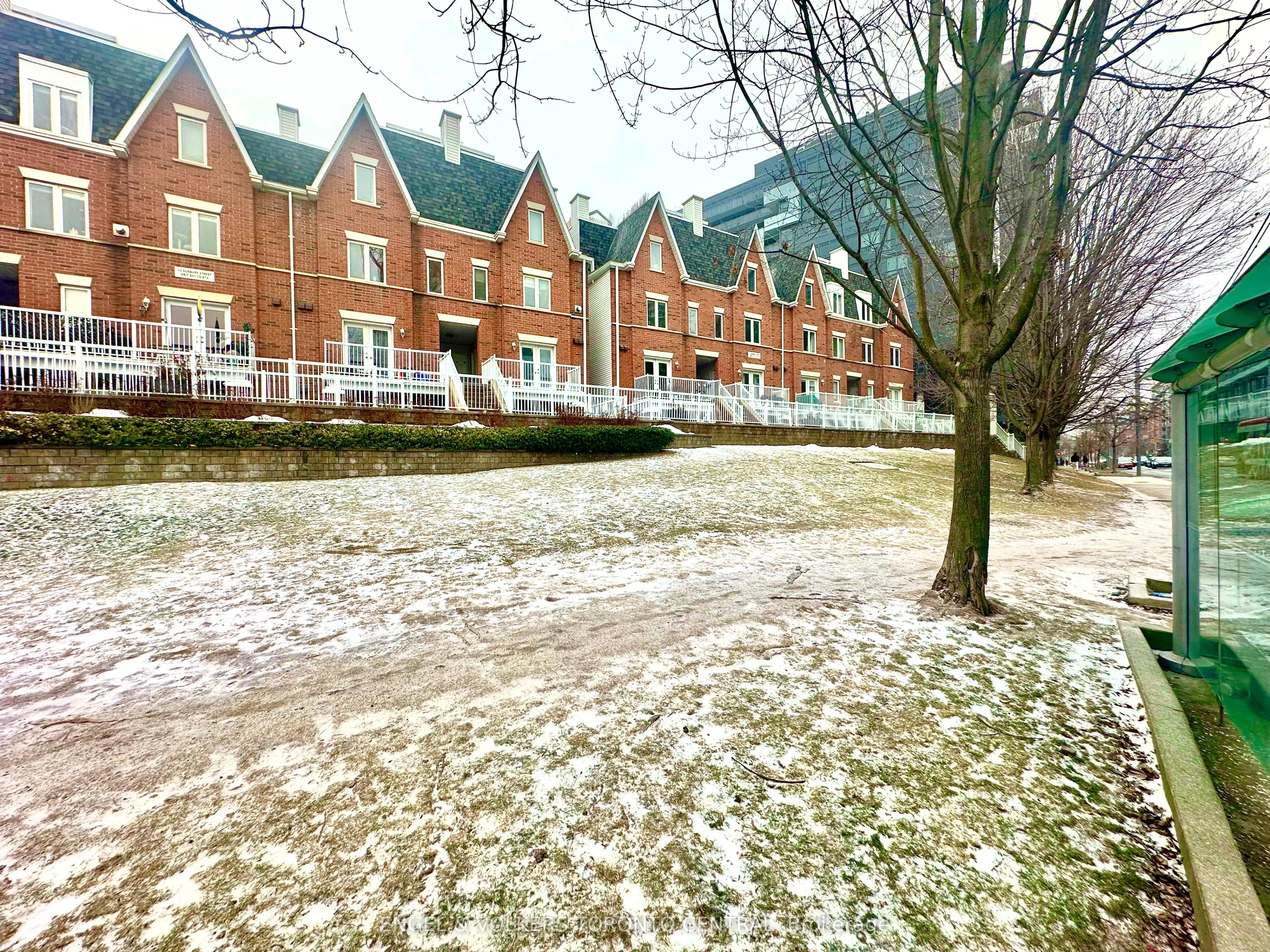 12 Sudbury Street S 603, Toronto C01, On M6j 3w7