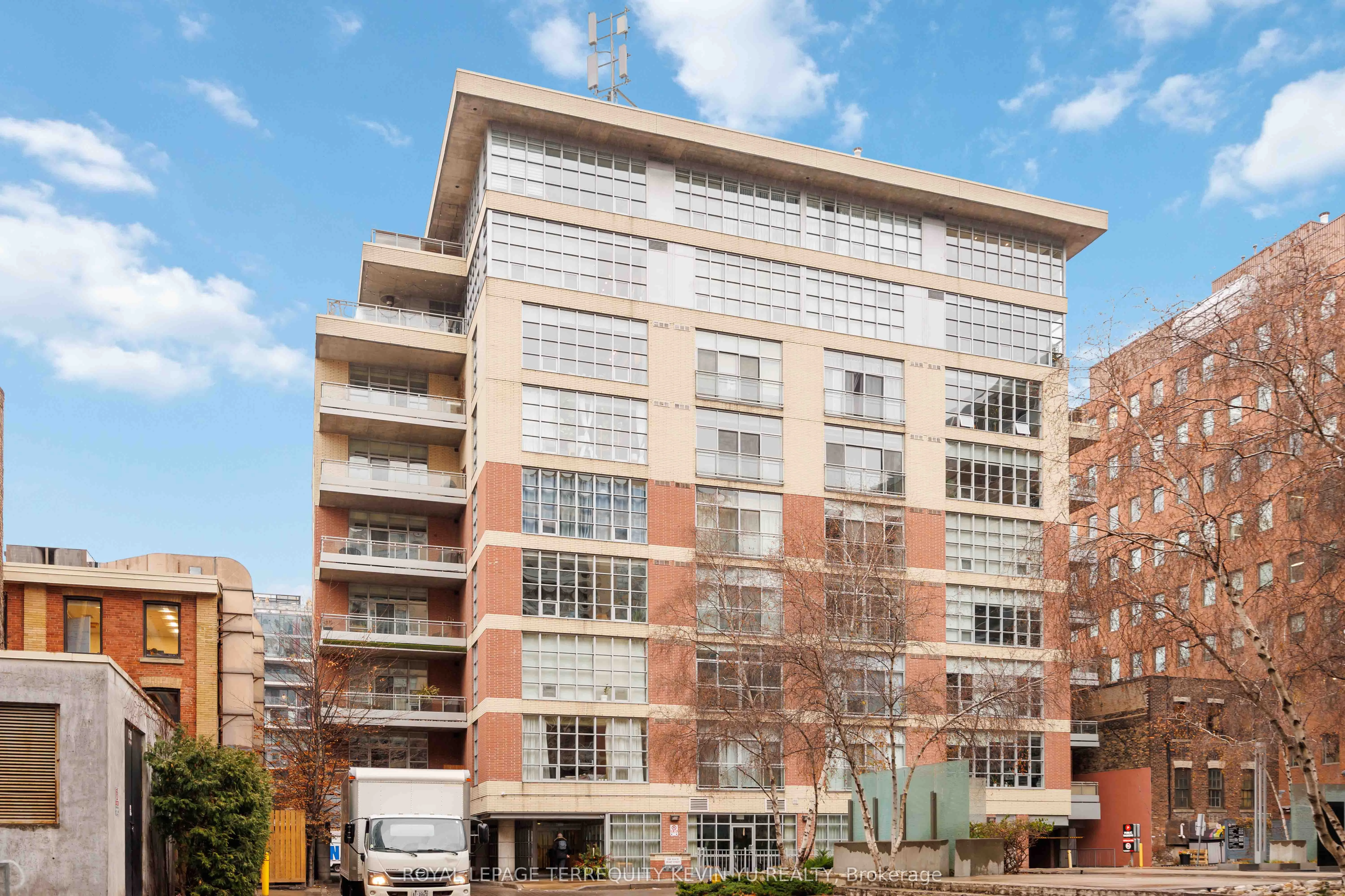 Condo Apartment in Toronto