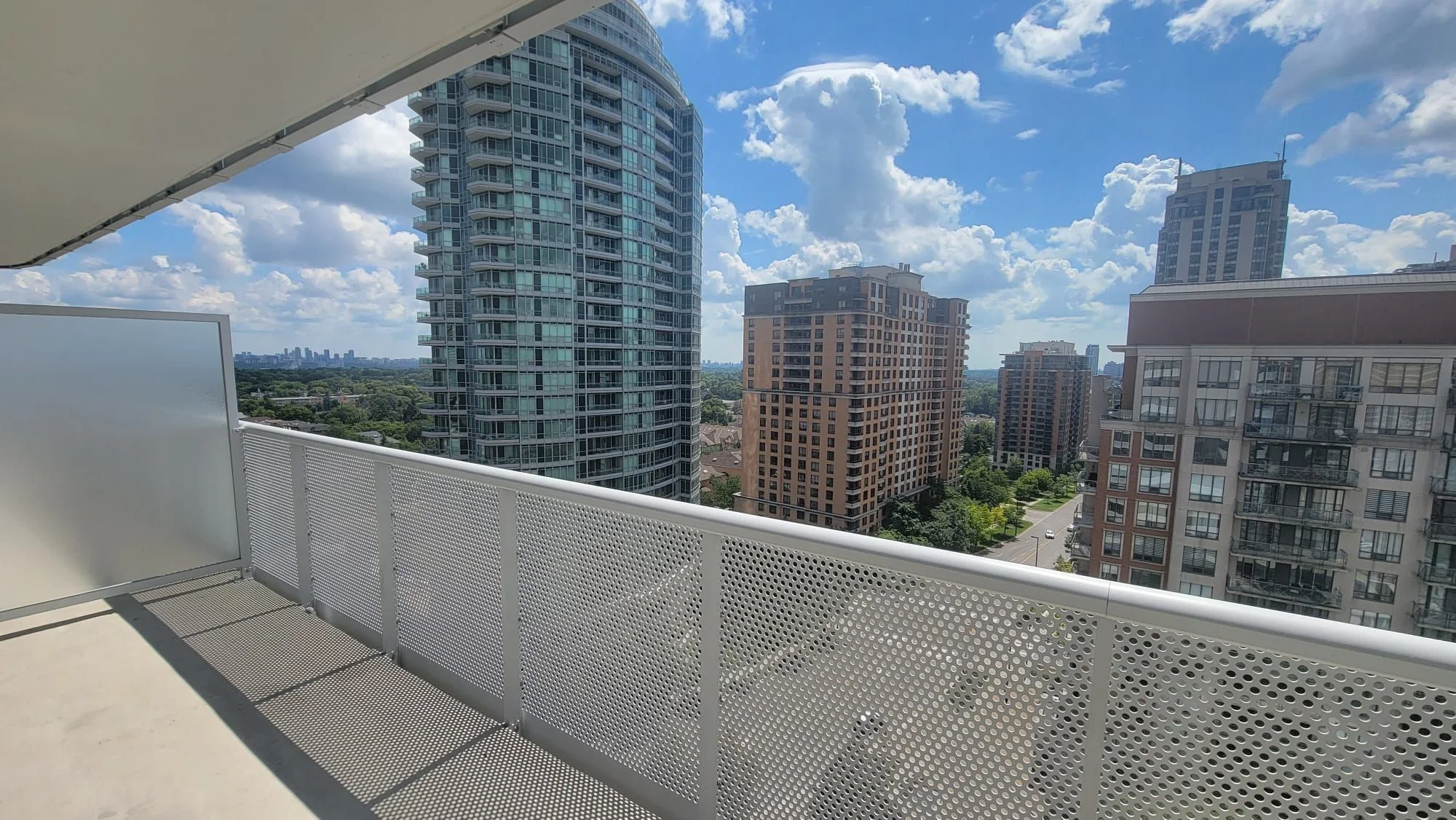 15 Holmes Avenue 1312, Toronto C14, On M2n 0l4