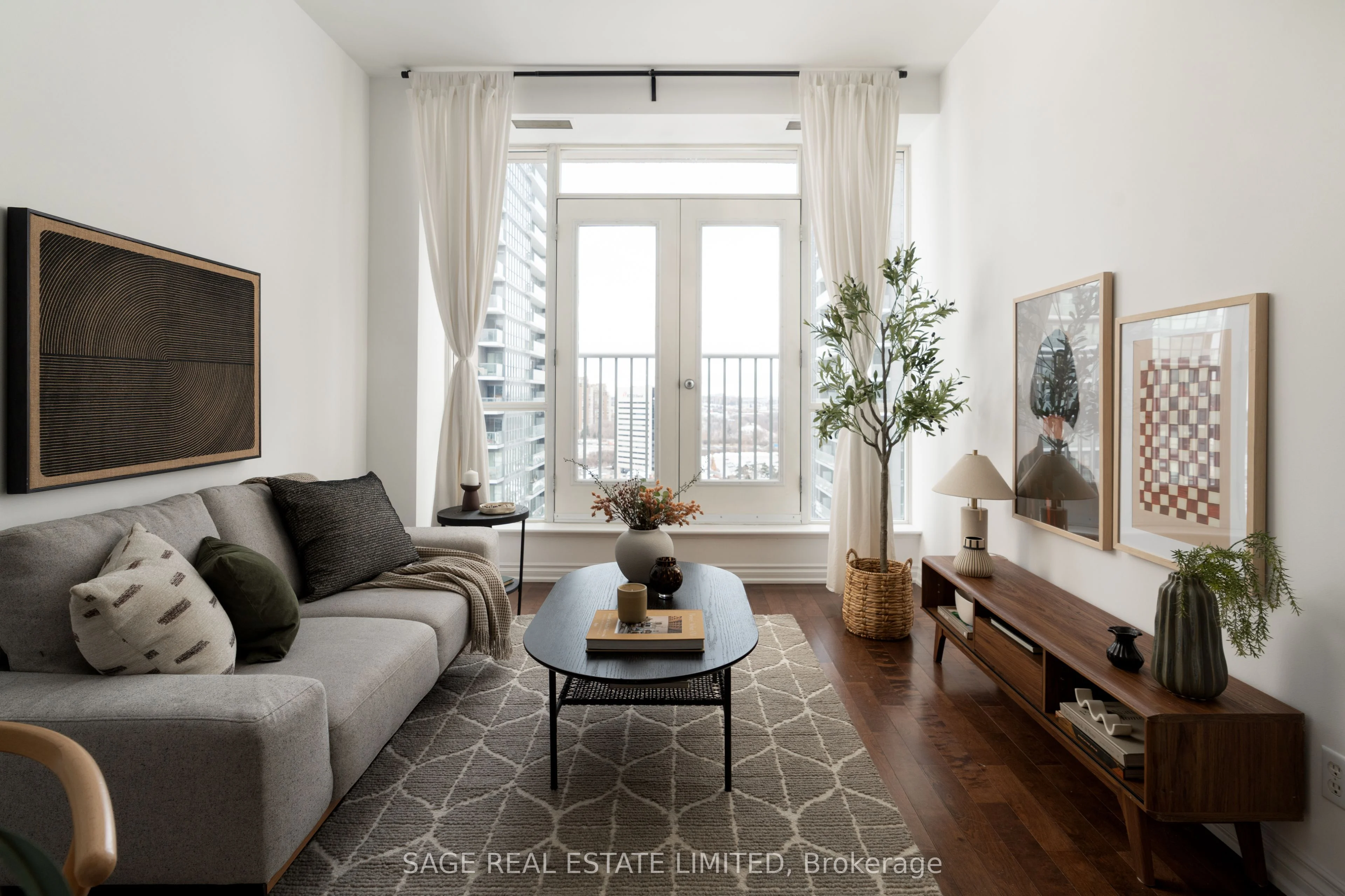Condo Apartment in Toronto