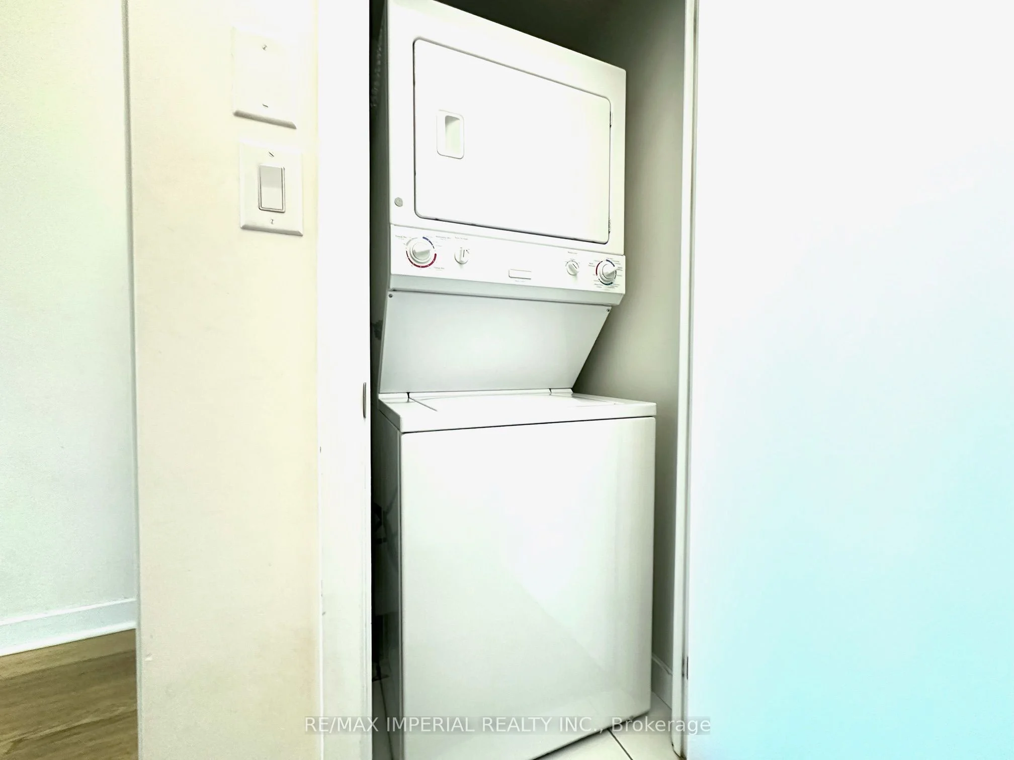 33 Bay Street 4111, Toronto C01, On M5j 2z3