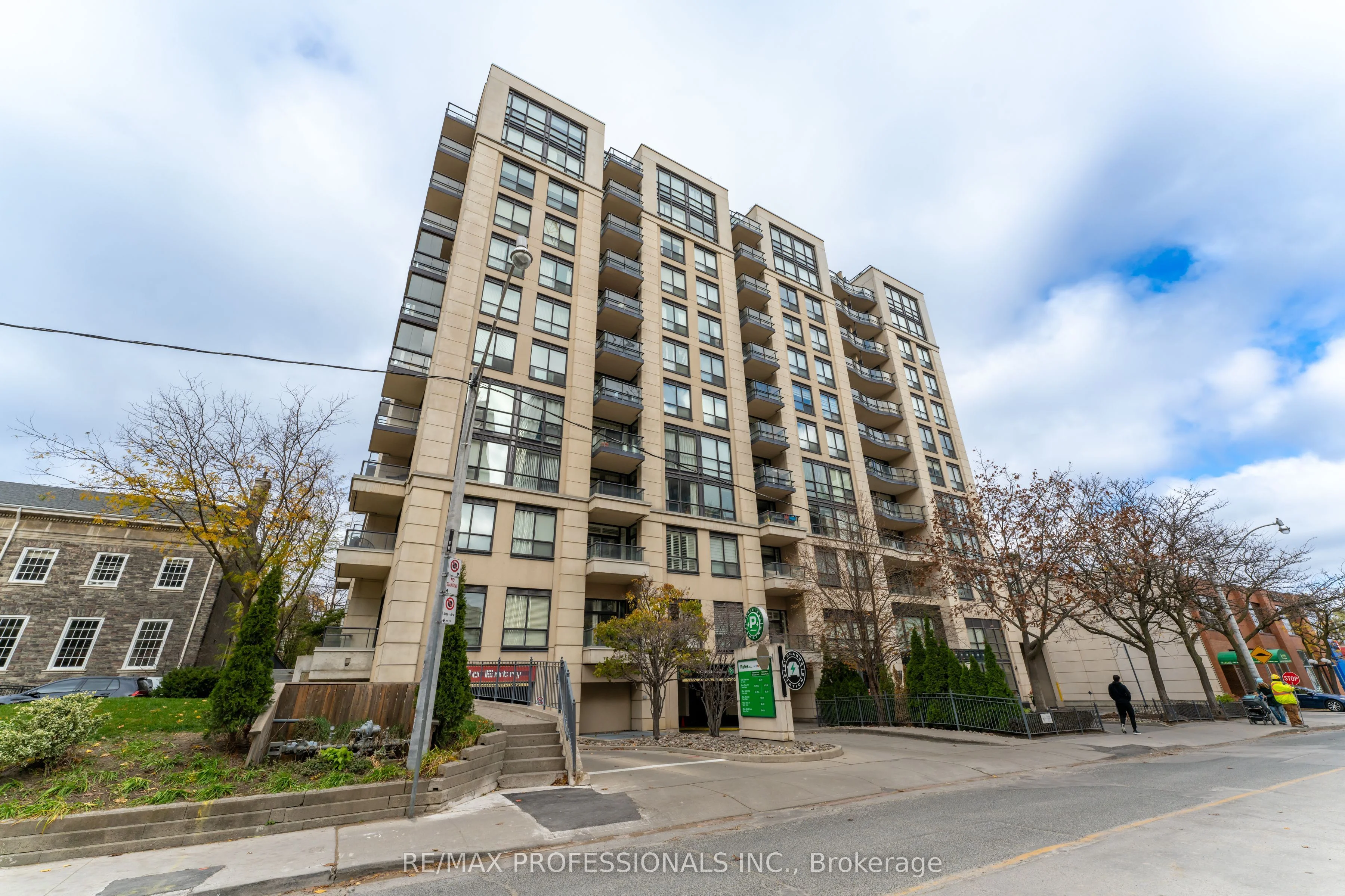 Condo Apartment in Toronto
