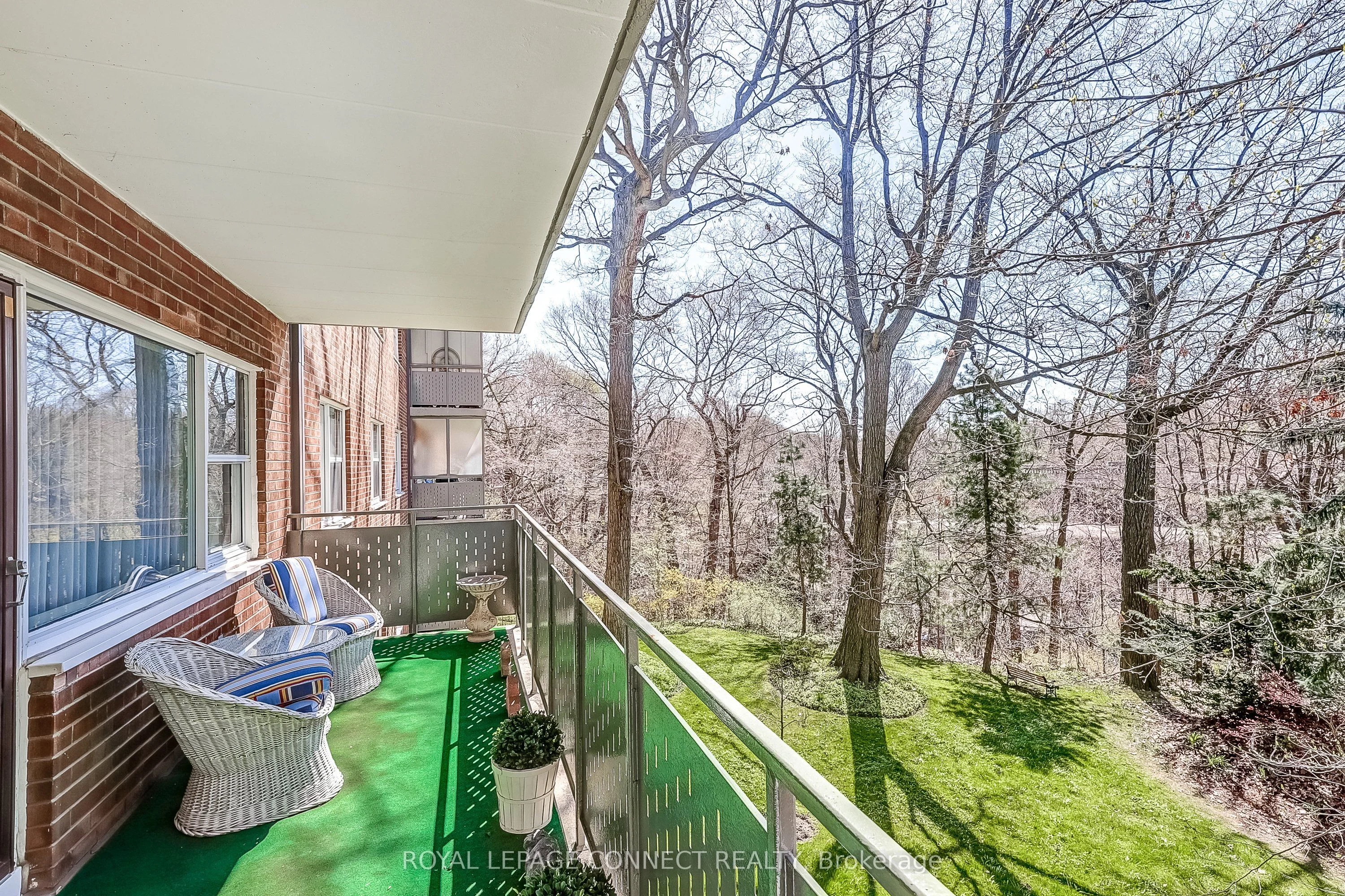 21 Dale Avenue 712, Toronto C09, On M4w 1k3